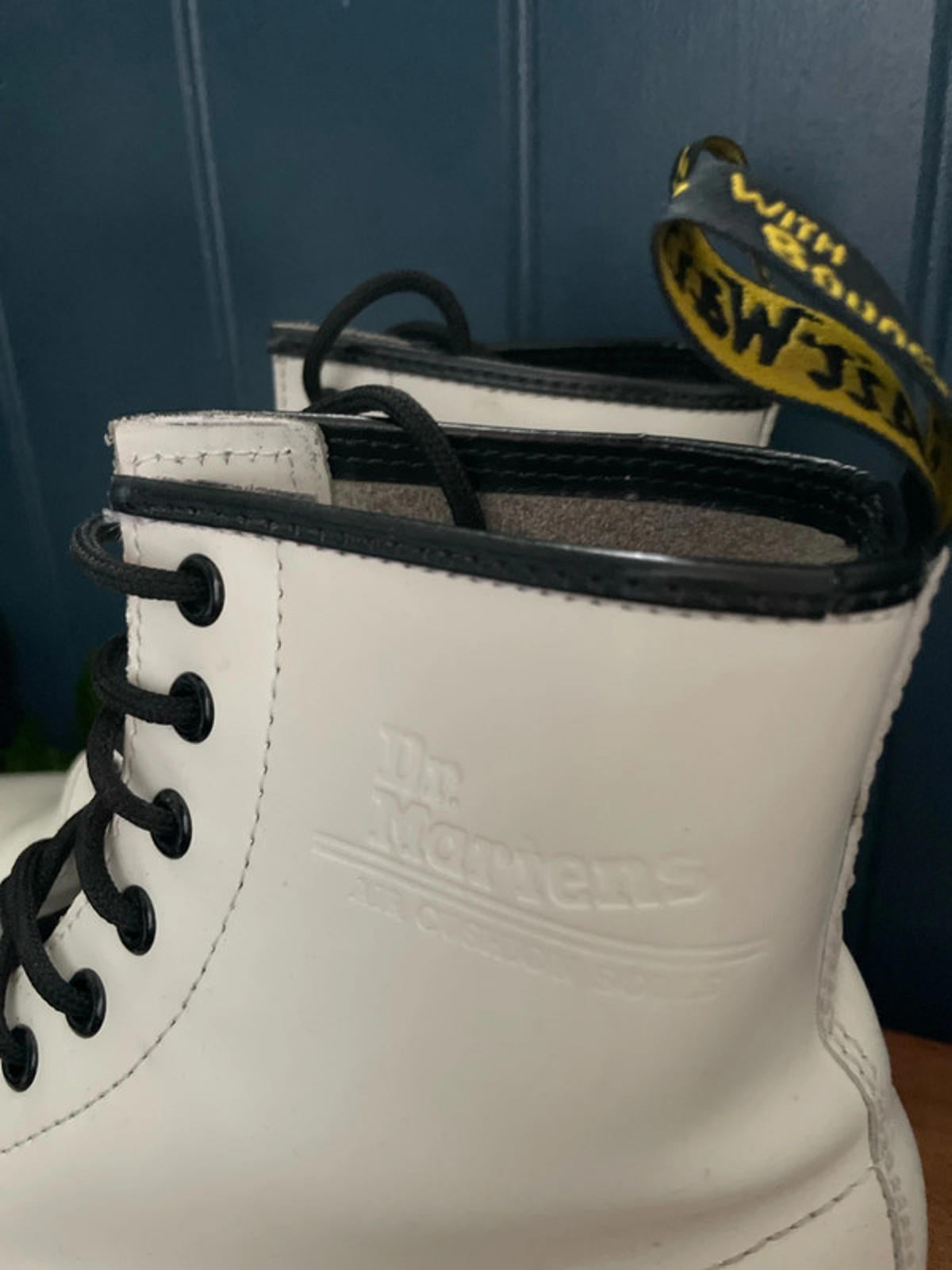 Women’s Dr Martens 1460W Mid Calf Black Lace Up Boots in Smooth White - UK6- 2169