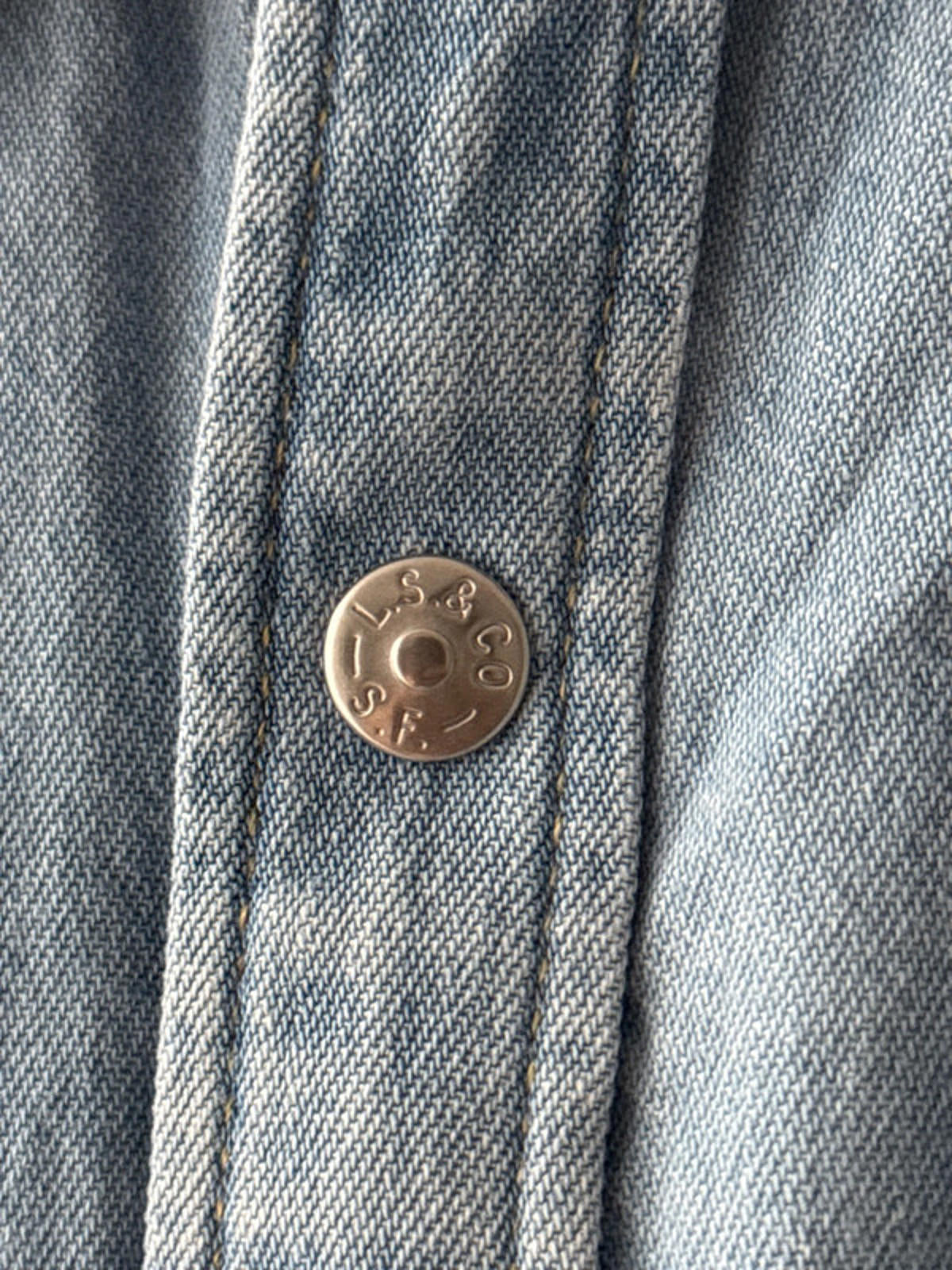 Men’s Levi’s Standard Fit Western Chambray Denim Shirt - Medium - 1970