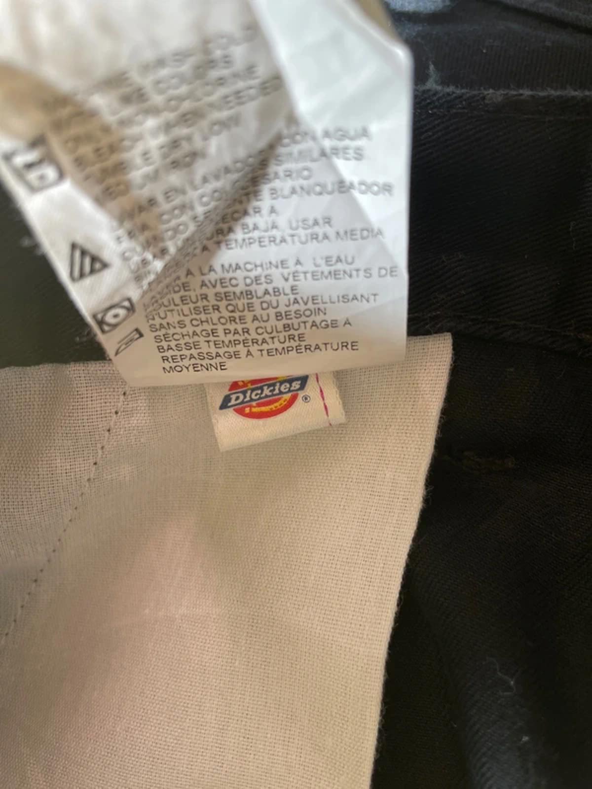 Men’s Dickies Baggy Fit Cargo Shorts In Black - W38/L13 - 3128
