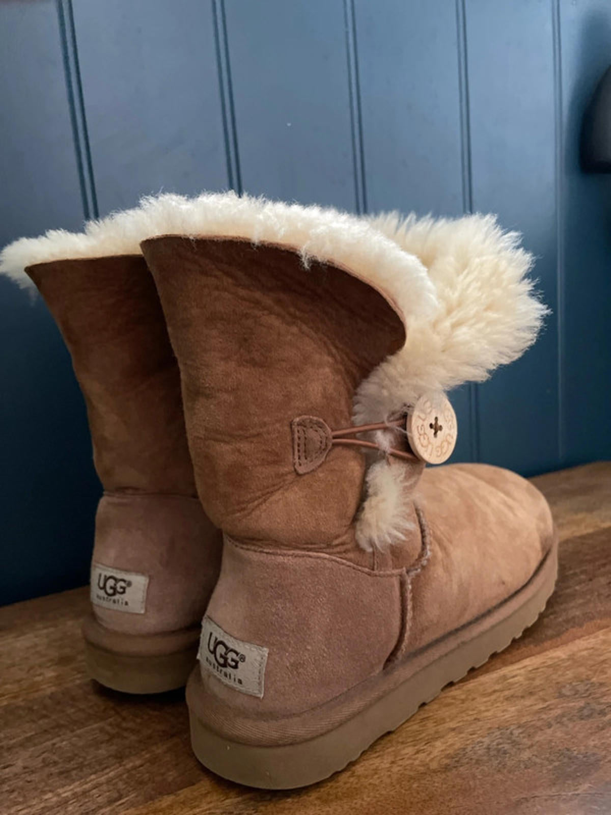 Women’s UGG Bailey Button II Faux Fur Lined Suede Ankle Boots In Chestnut - UK 5.5 - 2360