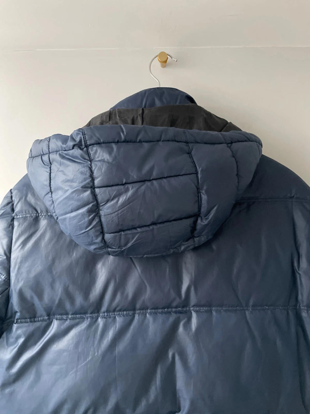 Men’s Guess Down Puffer Jacket with Detachable Hood In Navy - Small - 2381