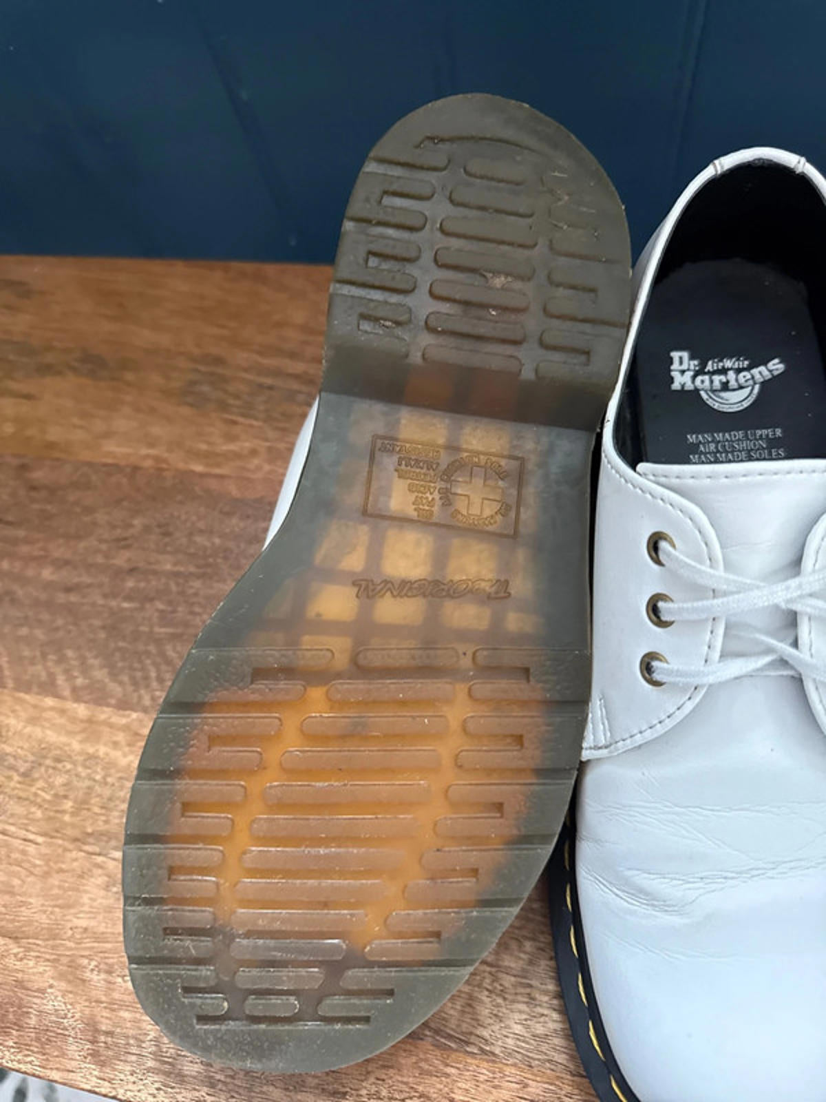 Women’s Dr Martens premium leather shoes with chunky sole - Uk5 - 1102