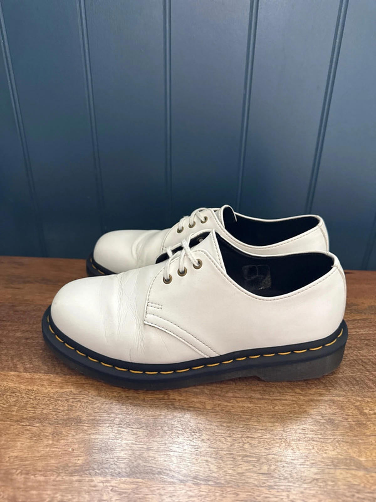 Women’s Dr Martens premium leather shoes with chunky sole - Uk5 - 1102
