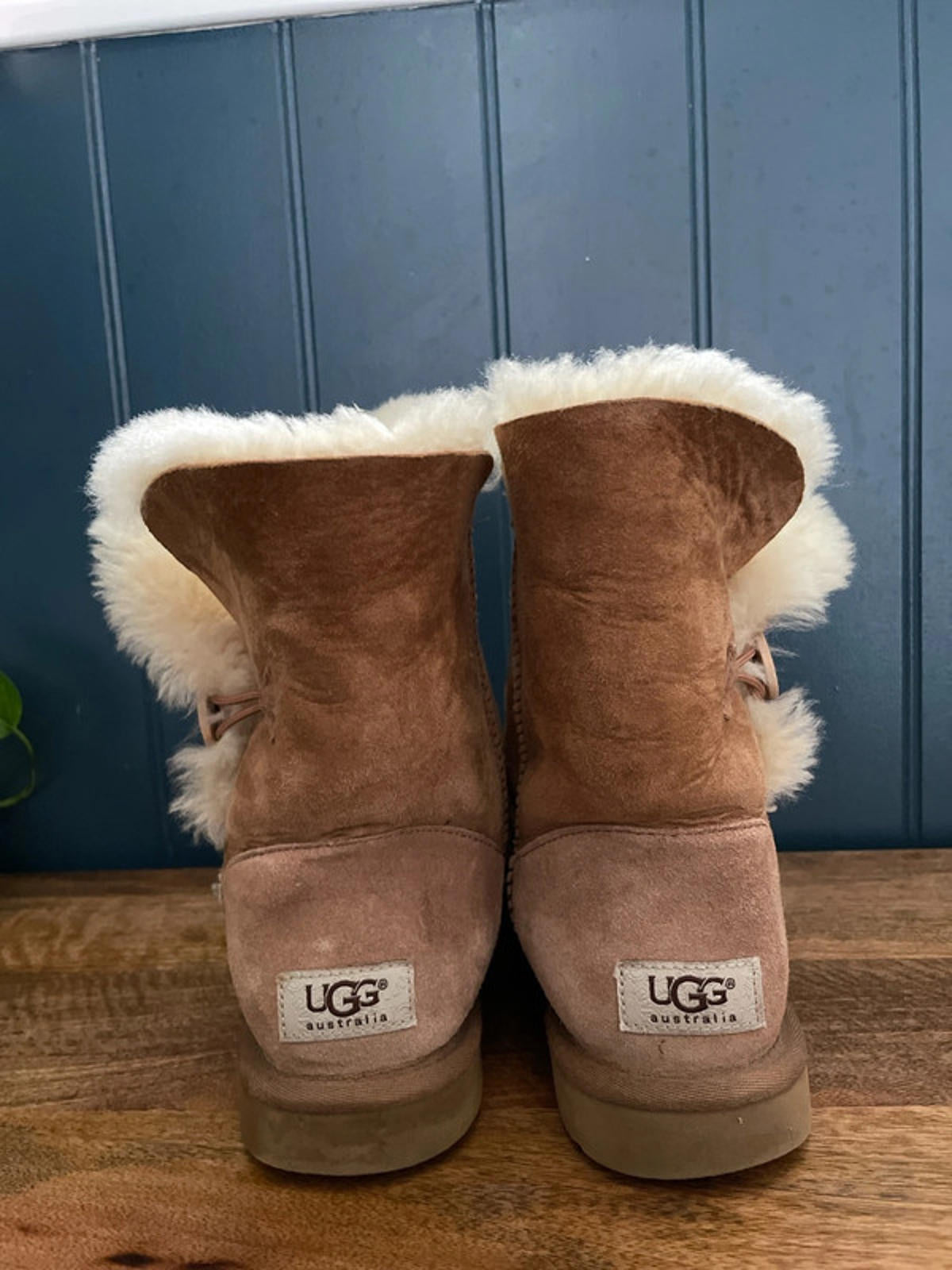 Women’s UGG Bailey Button II Faux Fur Lined Suede Ankle Boots In Chestnut - UK 5.5 - 2360