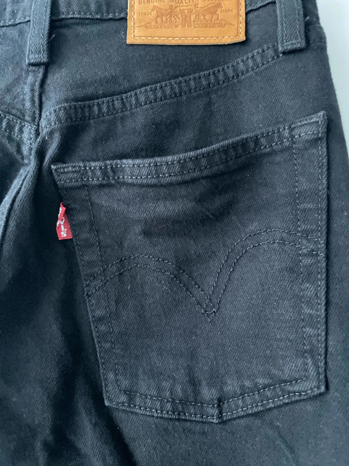 Women’s Levi’s High Waisted Ribcage Straight Fit Jeans In Black - W24/L27 - 2354