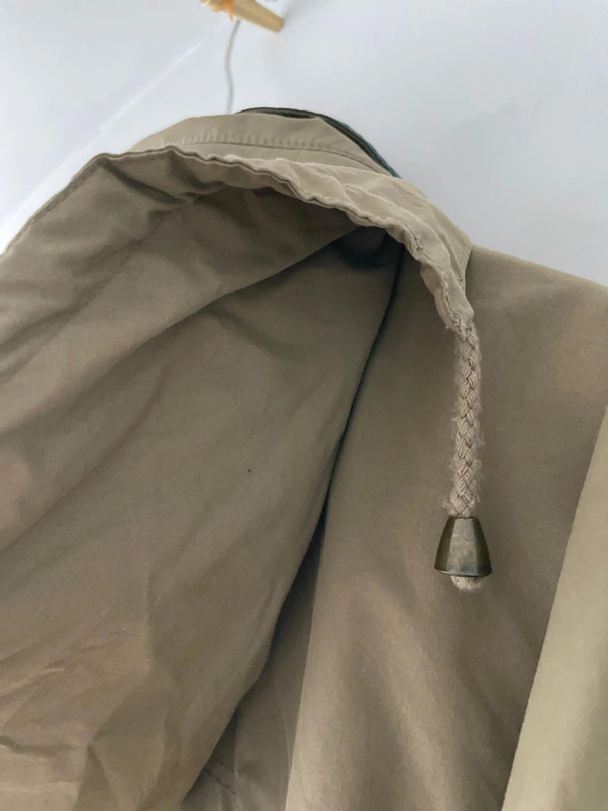 Men’s Baracuta Premium Trench Coat In Beige - Medium - 2069