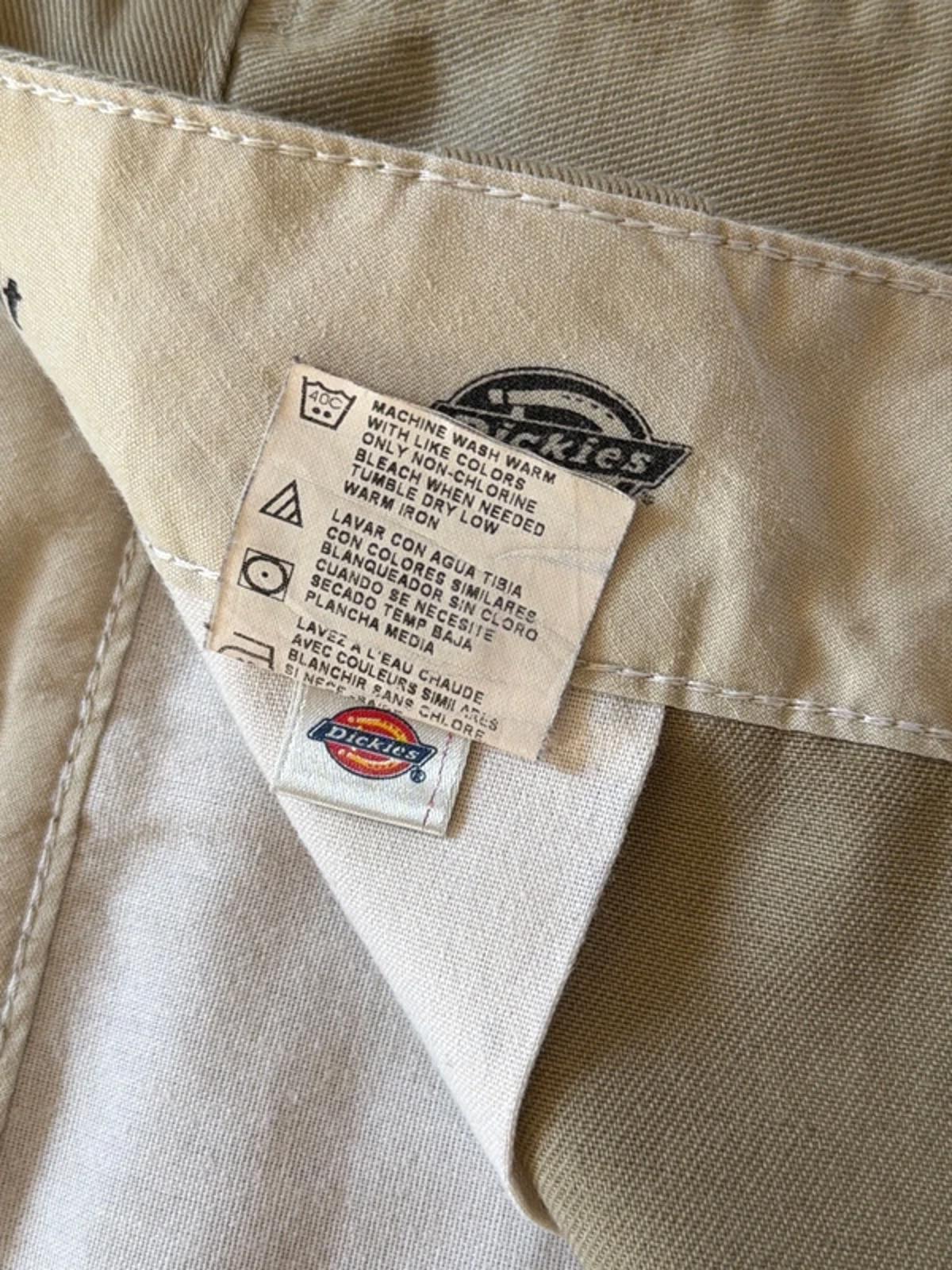 Men’s Dickies Baggy Fit Cargo Shorts In Beige - W36 - 3262
