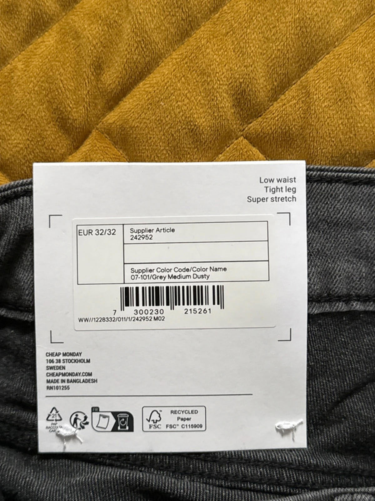 Women’s cheap Monday low waist slim leg super stretch jeans - W32 / L32 - 0745