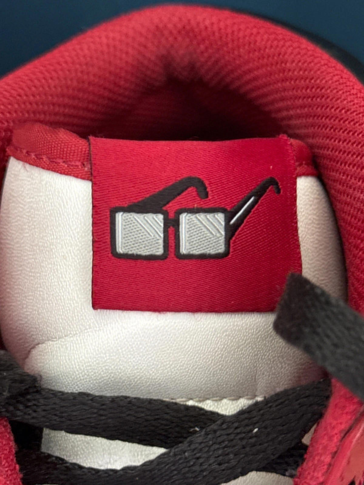 Men’s Nike Big High Spike Lee Chicago Bulls Red Black White 2010 - Uk12 - 0787