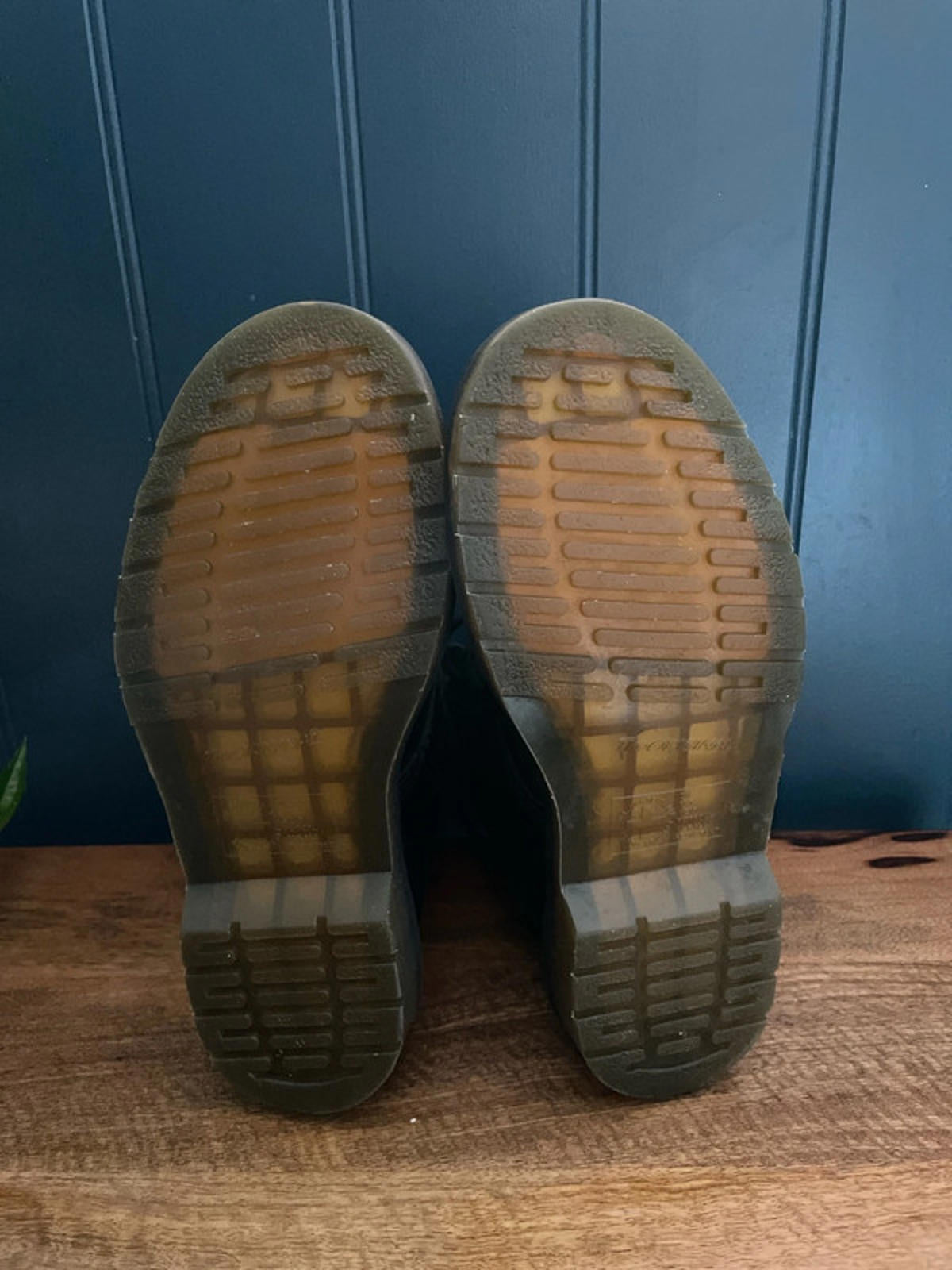 Women’s Dr Martens 11822 Mid Calf Lace Up Boots in Black - UK5 - 2158