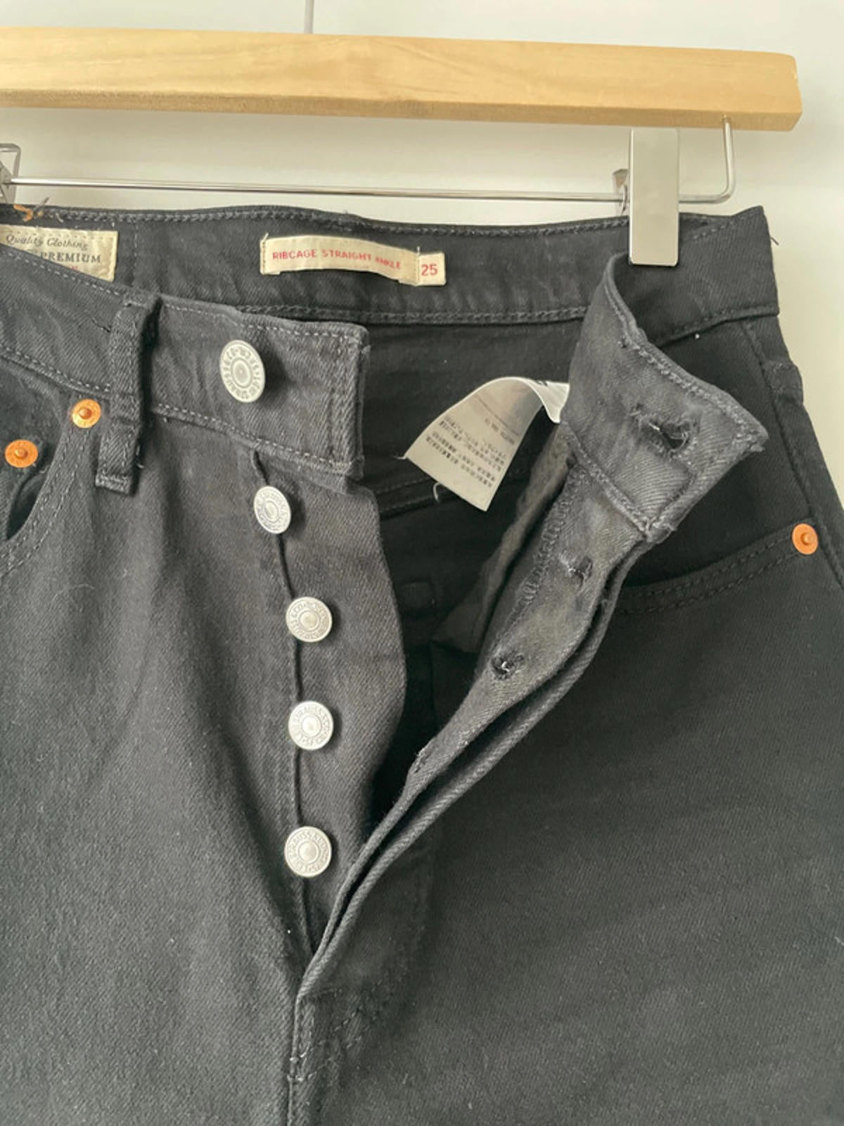 Women’s Levi’s High Waisted Ribcage Straight Fit Jeans In Black - W25/L27 - 2350