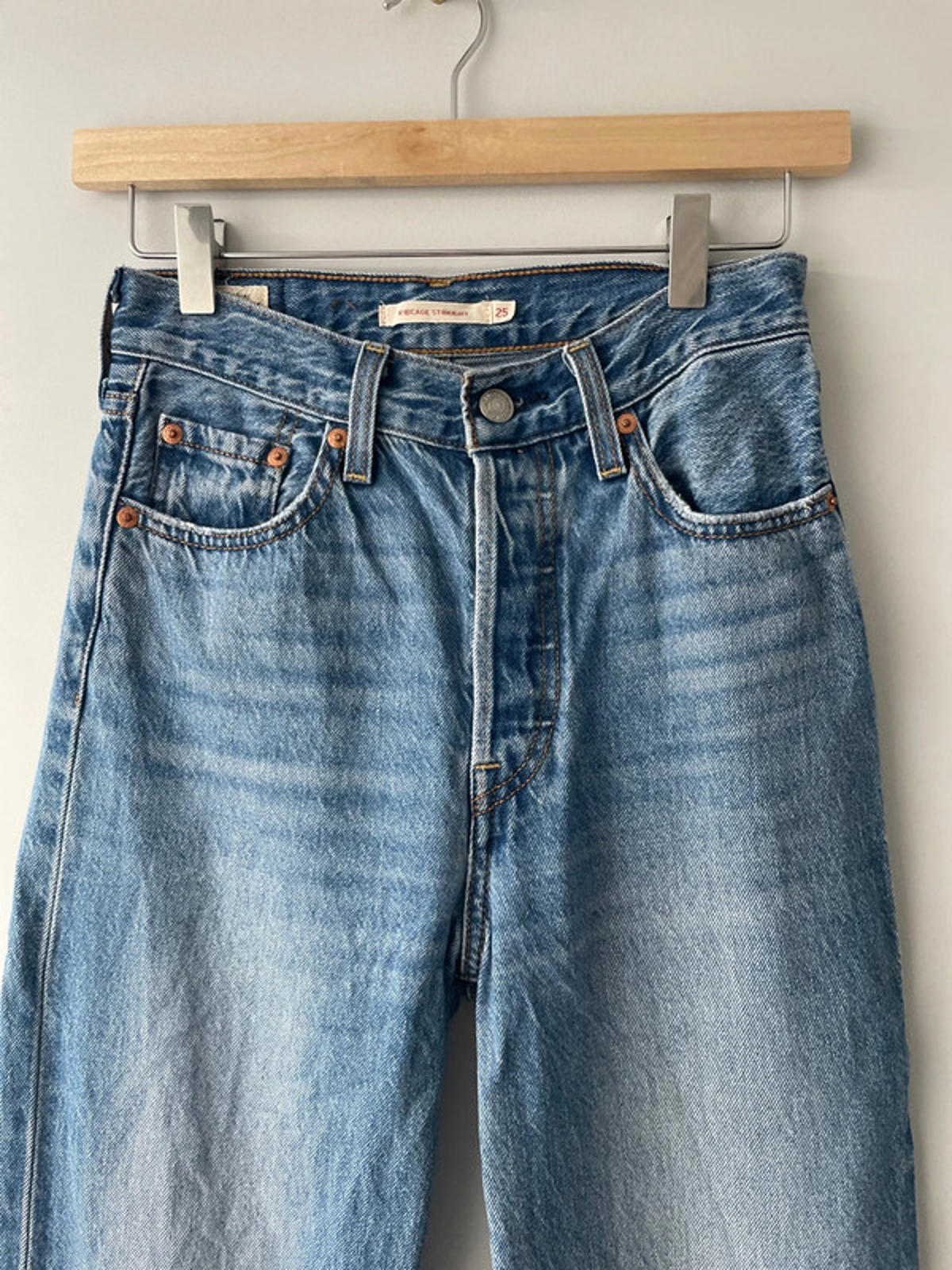 Women’s Levi’s High Waisted Ribcage Straight Fit Jeans In Navy - W25/L29 - 2384