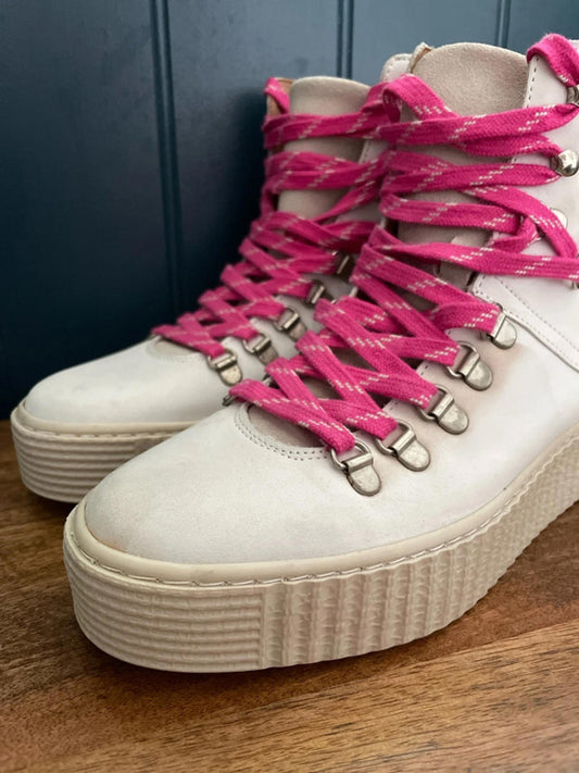 Women’s Shoe The Bear Premium Nubuck Leather Boots In Beige/White - UK4 - 2437