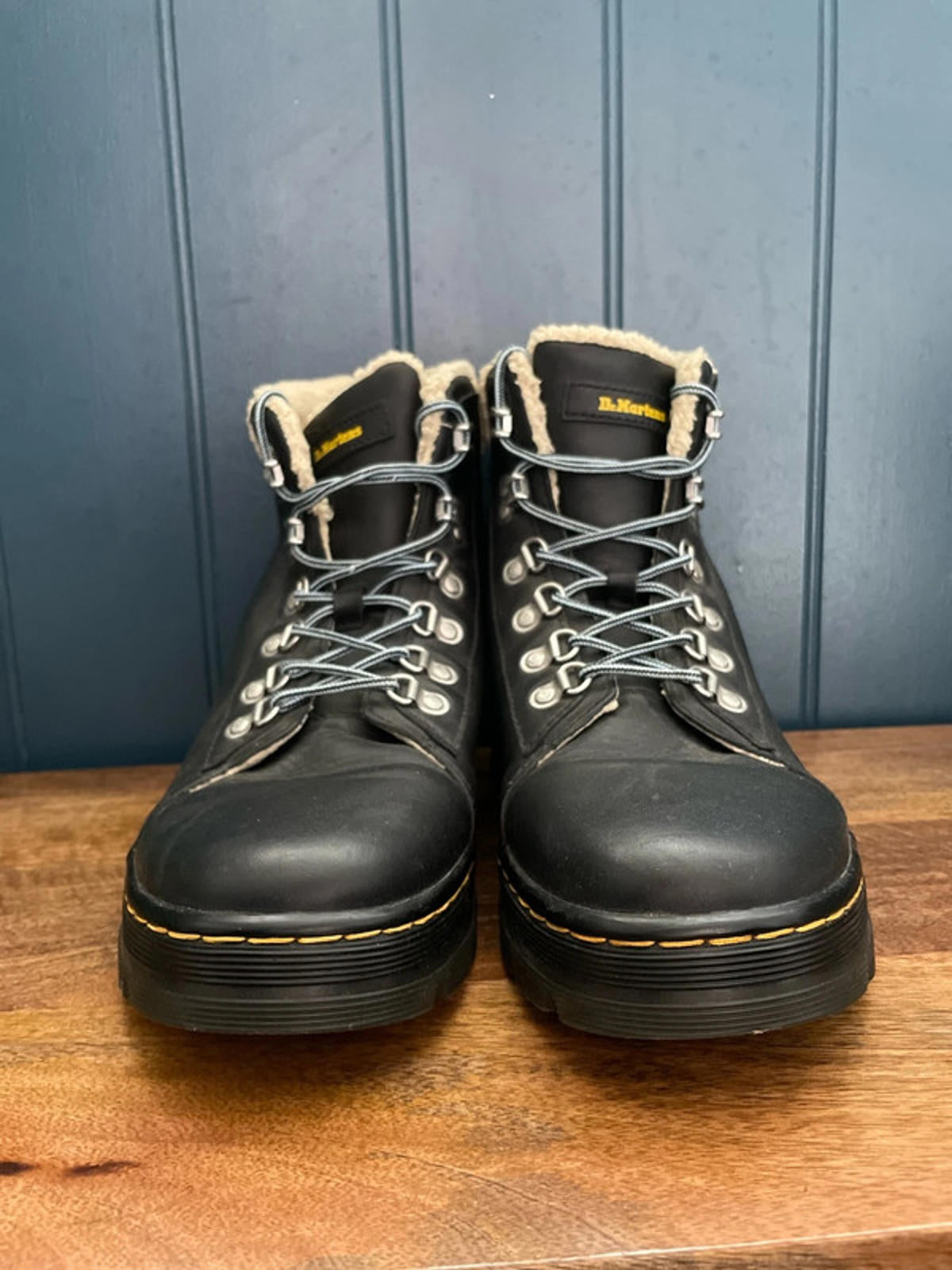Women’s Dr Martens Combs Premium Leather Faux Fur Lined Lace Up Boots In Black - UK6 - 2357