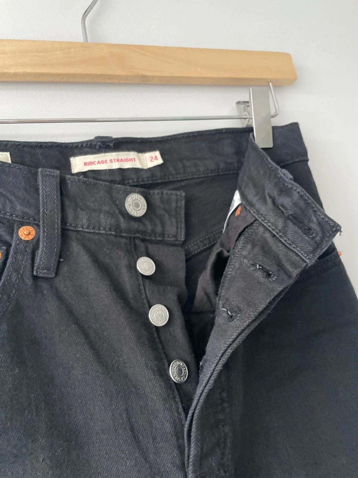 Women’s Levi’s High Waisted Ribcage Straight Fit Jeans In Black - W24/L27 - 2354