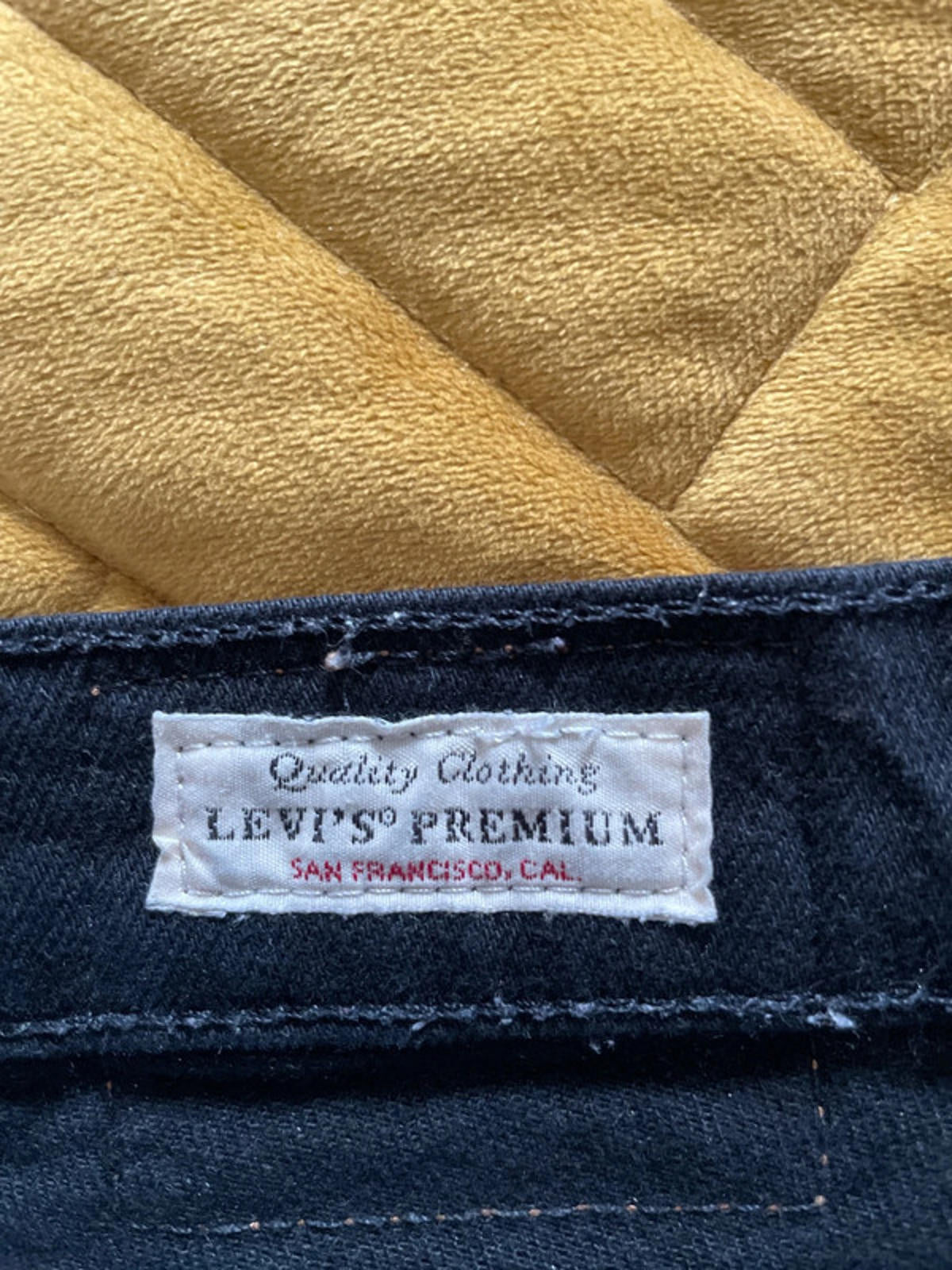 Women’s Levi’s High Waisted Ribcage Straight Fit Jeans In Black - W26/L27 - 2347