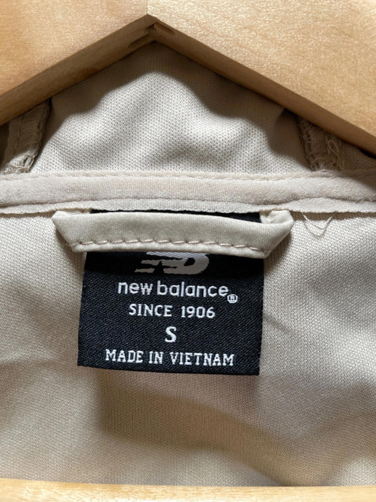 Men’s New Balance Premium Hooded Jacket - Small -2013