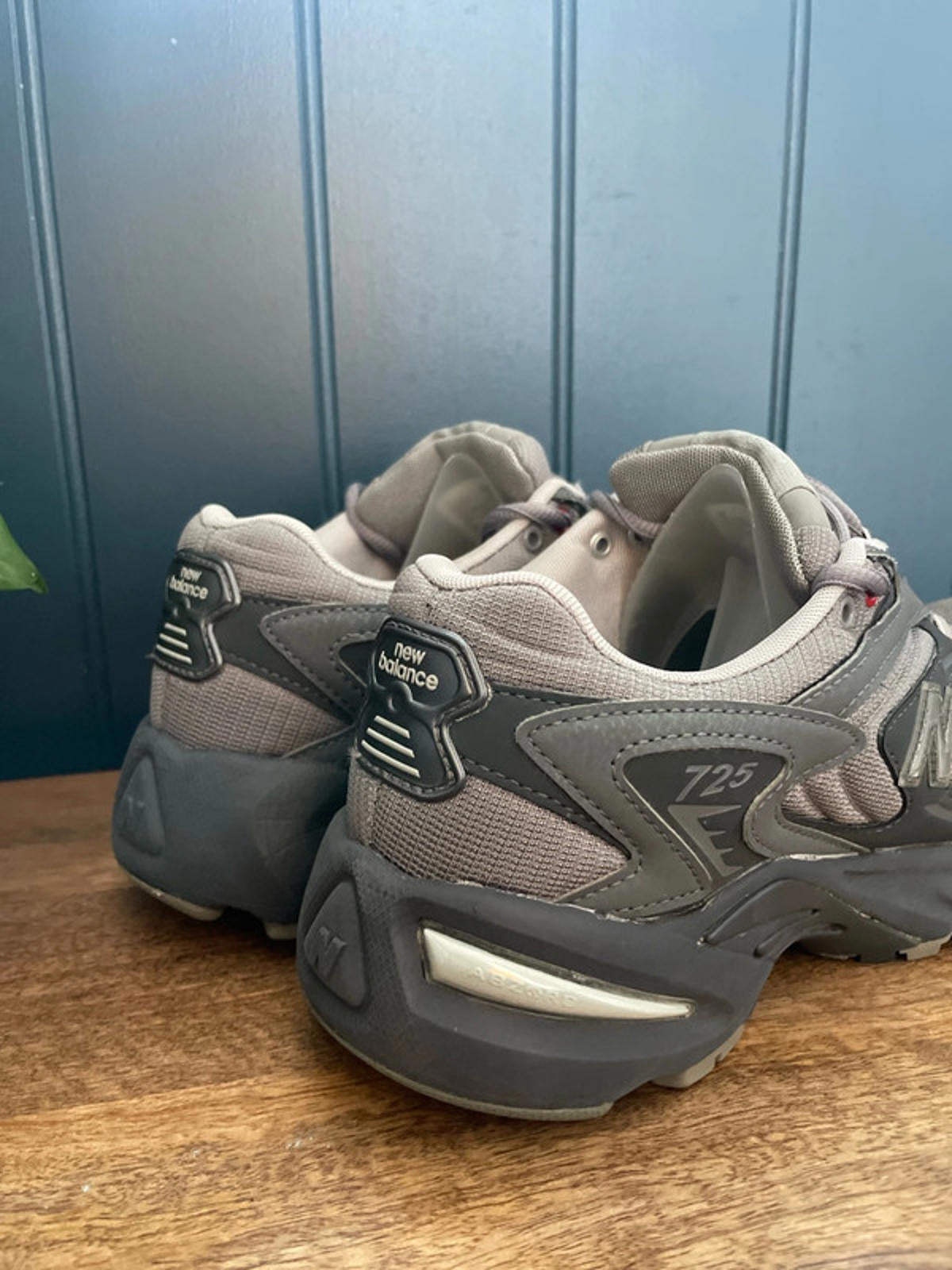 Men New Balance 725 Trainers With Chunky Sole - UK 8 - 1789