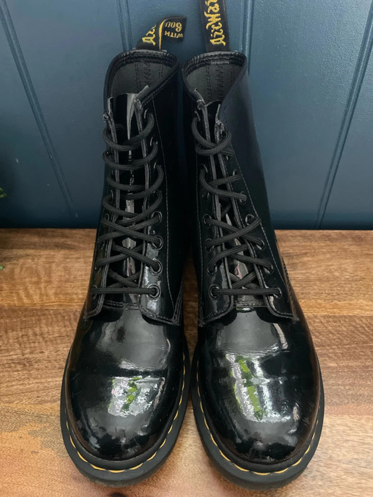Women’s Dr Martens 1460 8-eyelet Lace Up Boots In Black Patent Leather - UK 8 - 2363