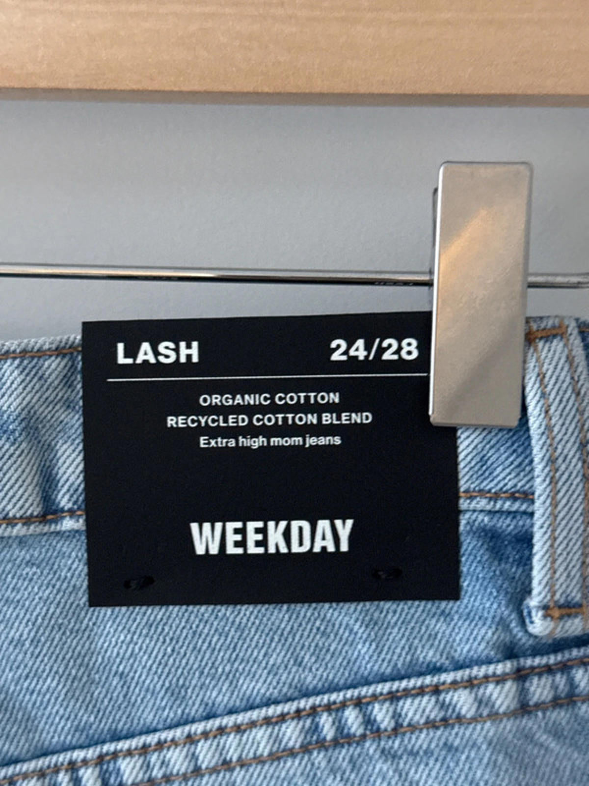 Women’s Weekday Lash high waisted fit jeans with wash - W24 / L28
