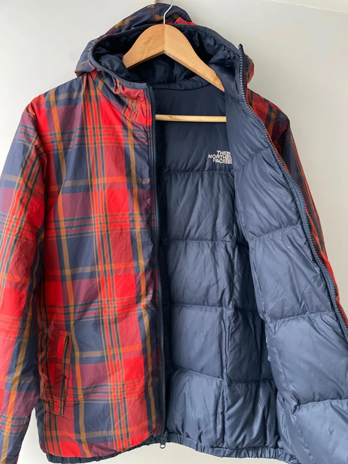 Boys The North Face Checked Padded Hooded Puffer Jacket In Red/Blue - XL- 2374