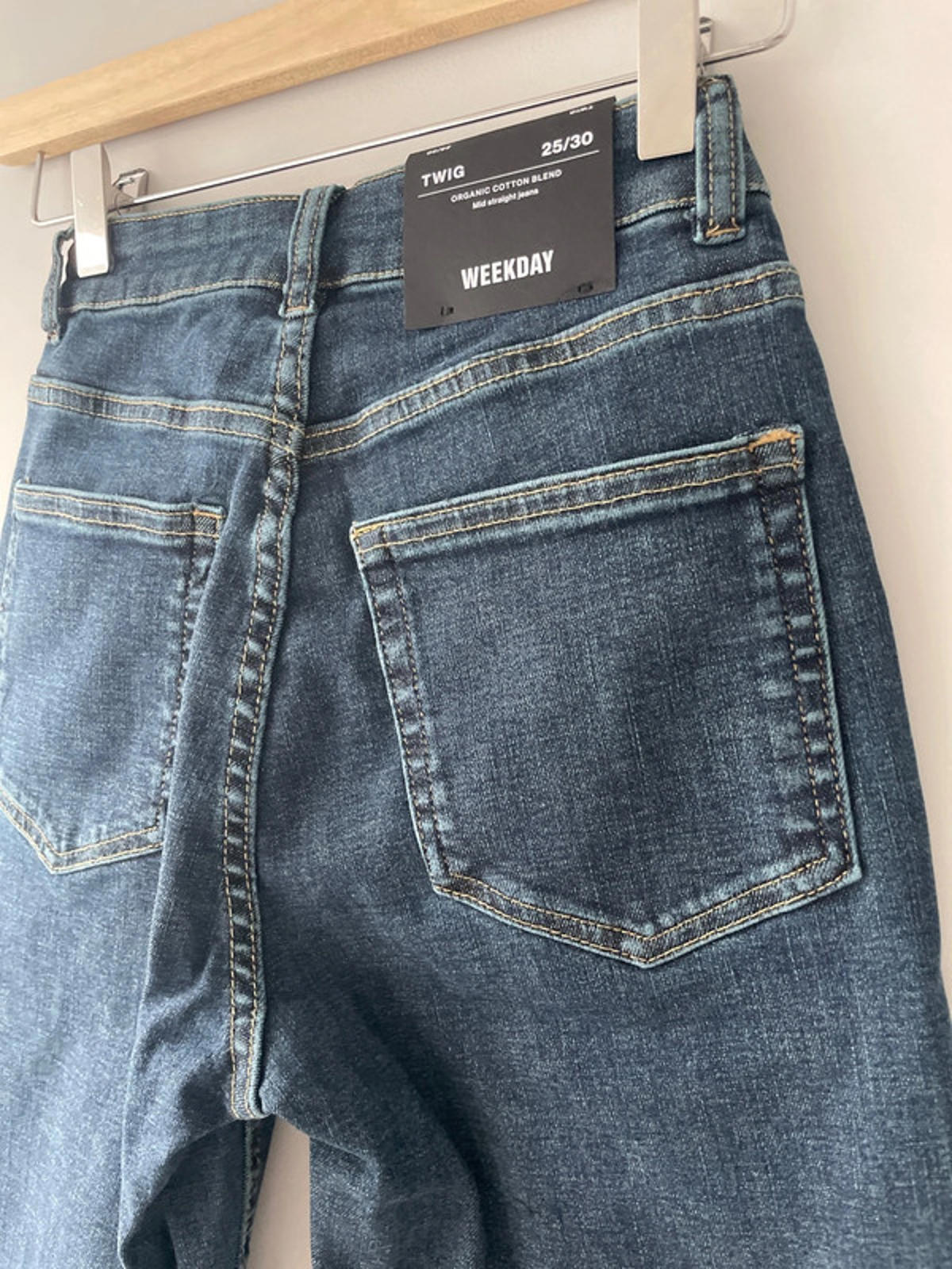Women’s Weekday Twig Curve Mid Straight Fit Jeans - W25/L30 - 1821