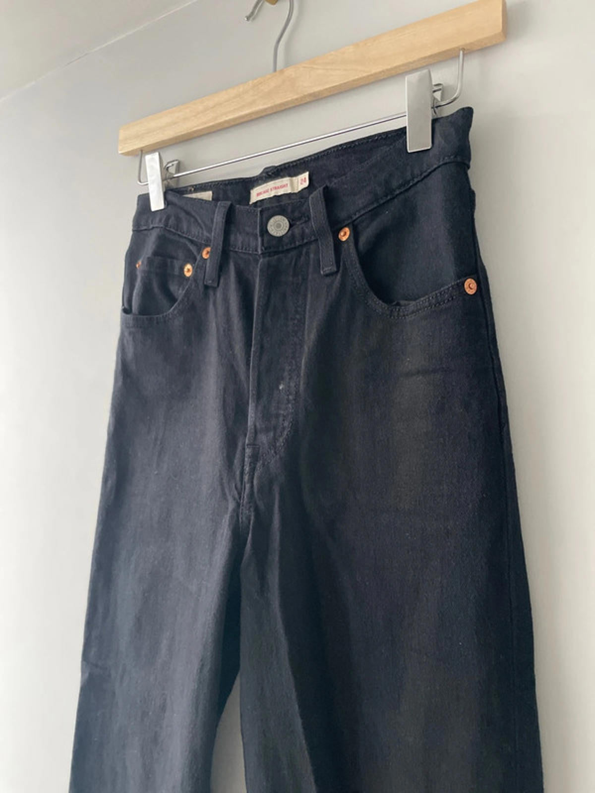 Women’s Levi’s High Waisted Ribcage Straight Fit Jeans In Black - W24/L27 - 2354