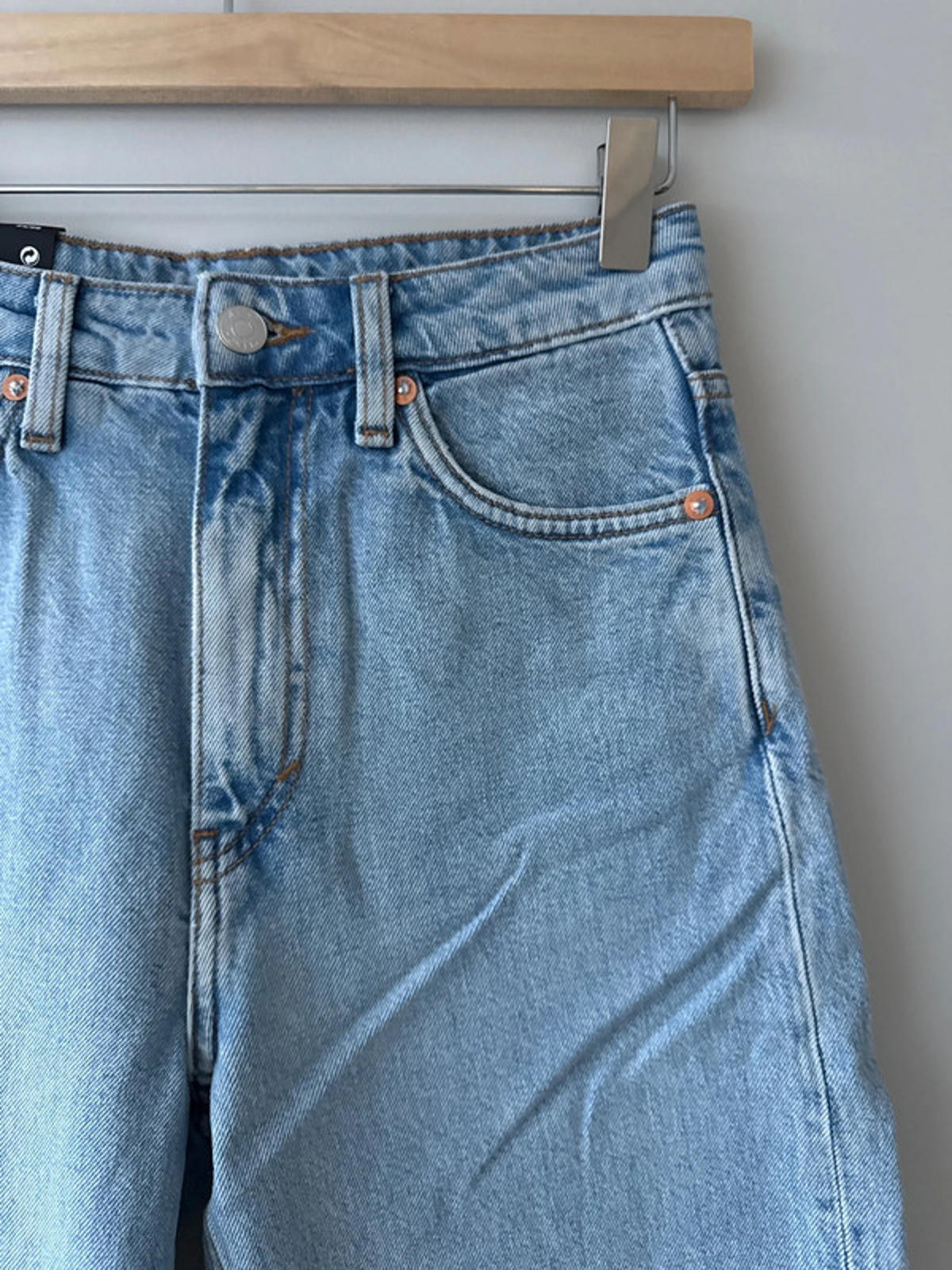 Women’s Weekday Lash high waisted fit jeans with wash - W24 / L28
