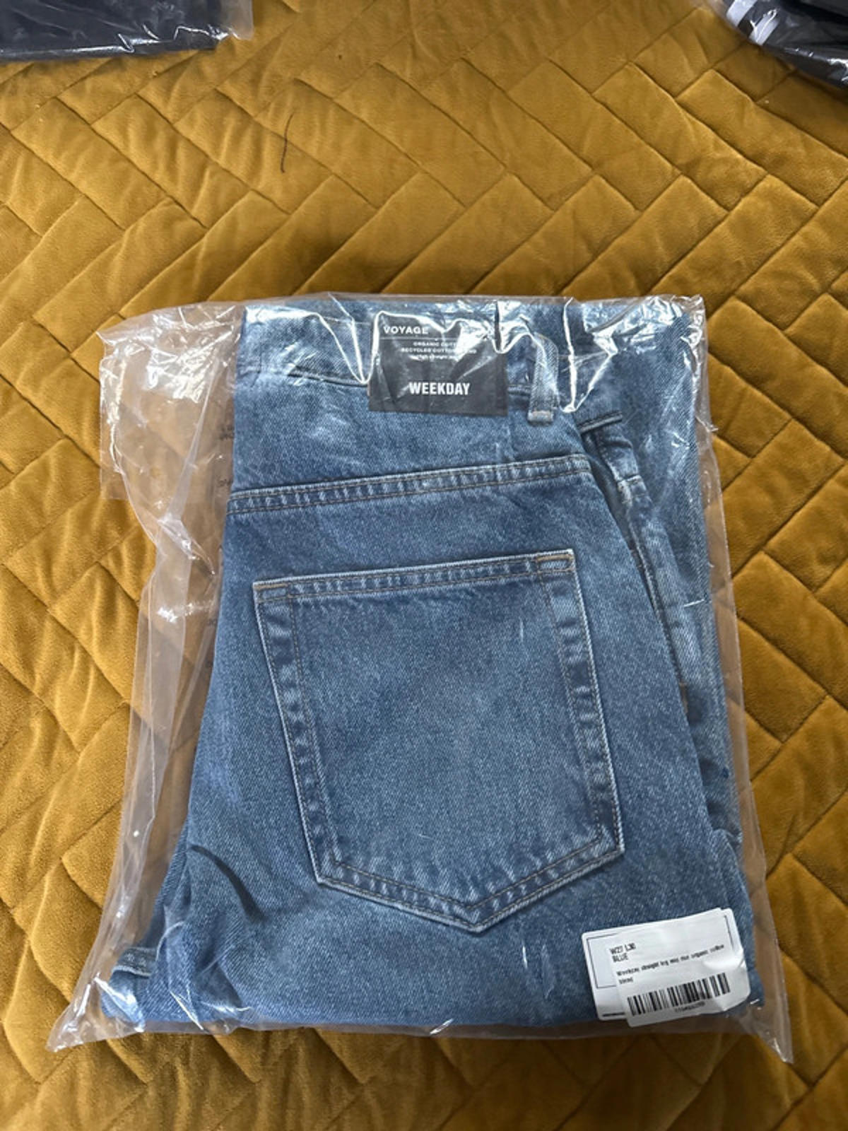 Women’s Weekday Voyage Fit High Waisted Jeans With Wash Effect - W27/L30 - 0622