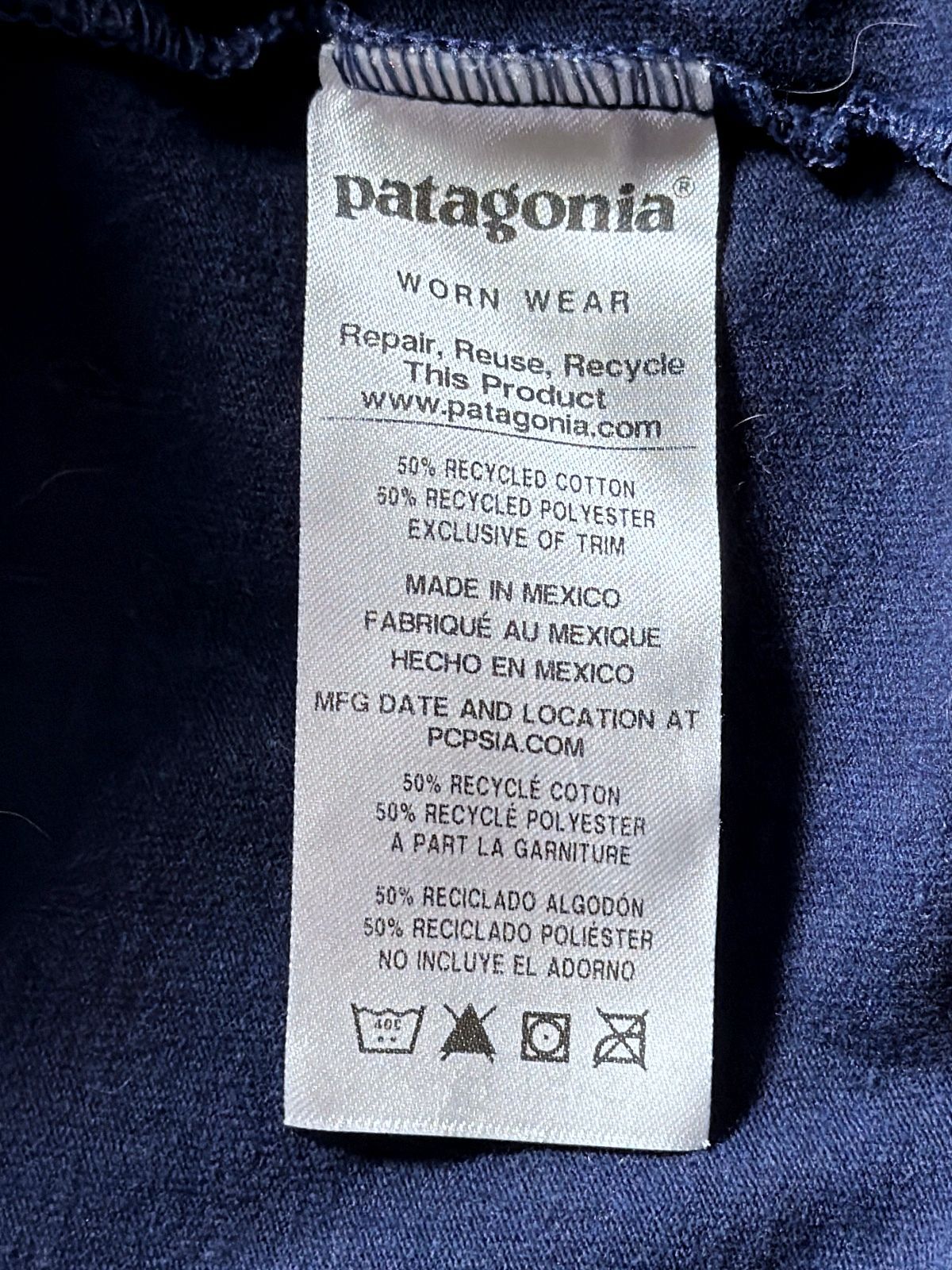 Men’s Patagonia Long Sleeve Logo Crew Neck T-Shirt In Navy - Medium - 3722