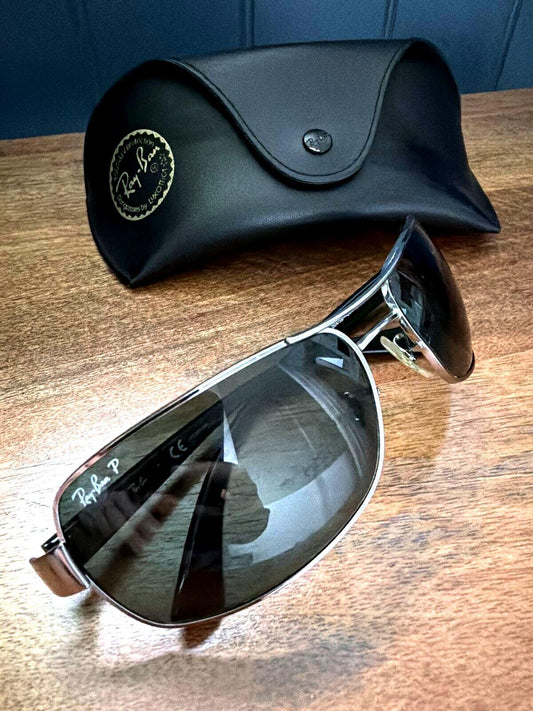 Unisex Ray-Ban RB3379 Polarized Metal Fram Sunglasses In Silver - 3545