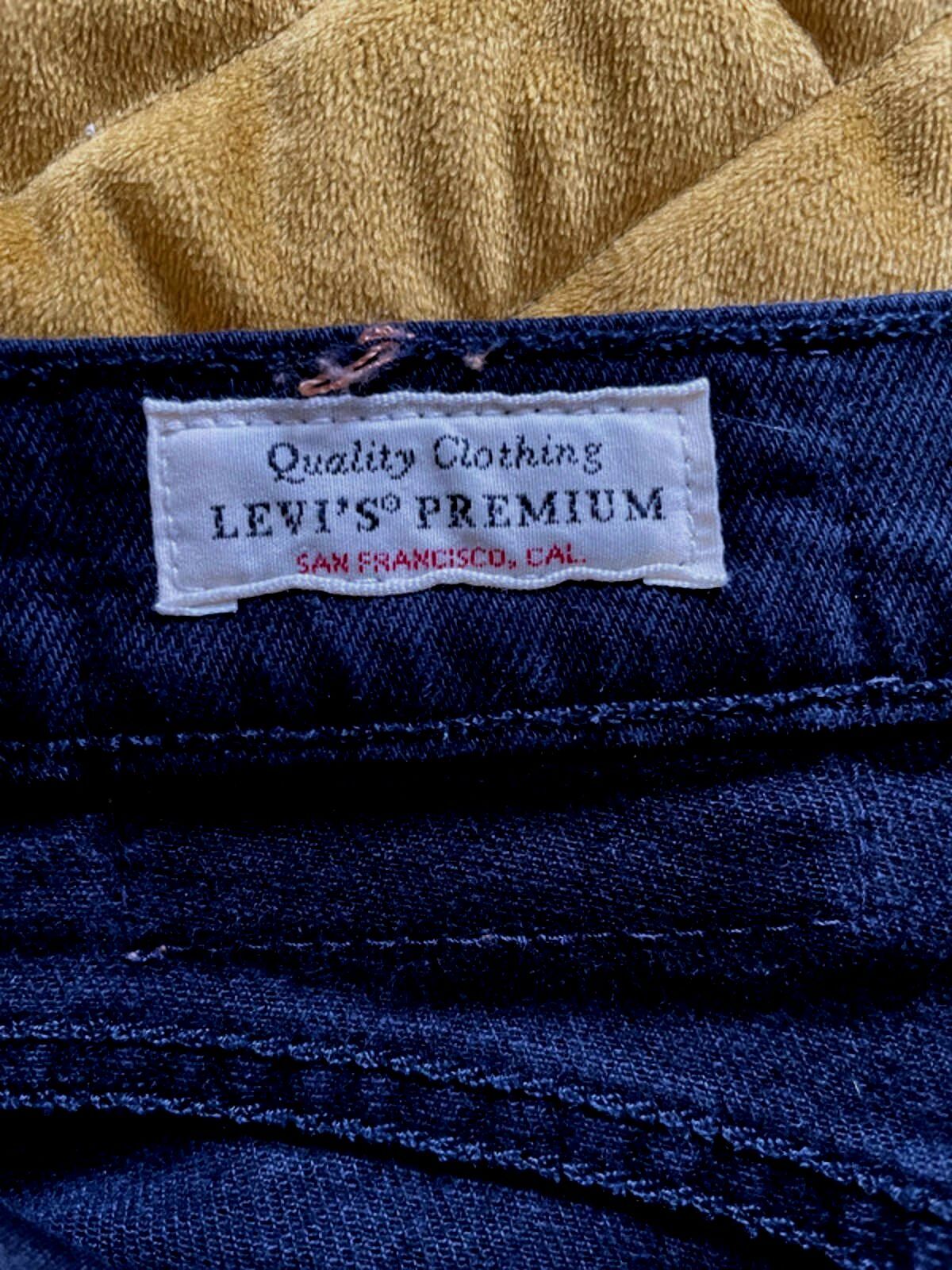 Women’s Levi’s High Waisted Ribcage Straight Fit Jeans In Black - W26/L27 -1848
