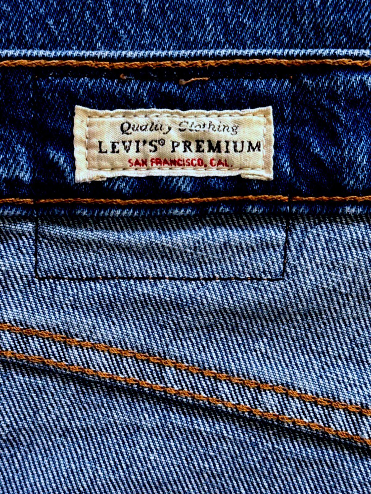 Women’s Levi’s Ribcage High Waisted Crop Bootcut Fit In Navy - W26 / L27 -1311