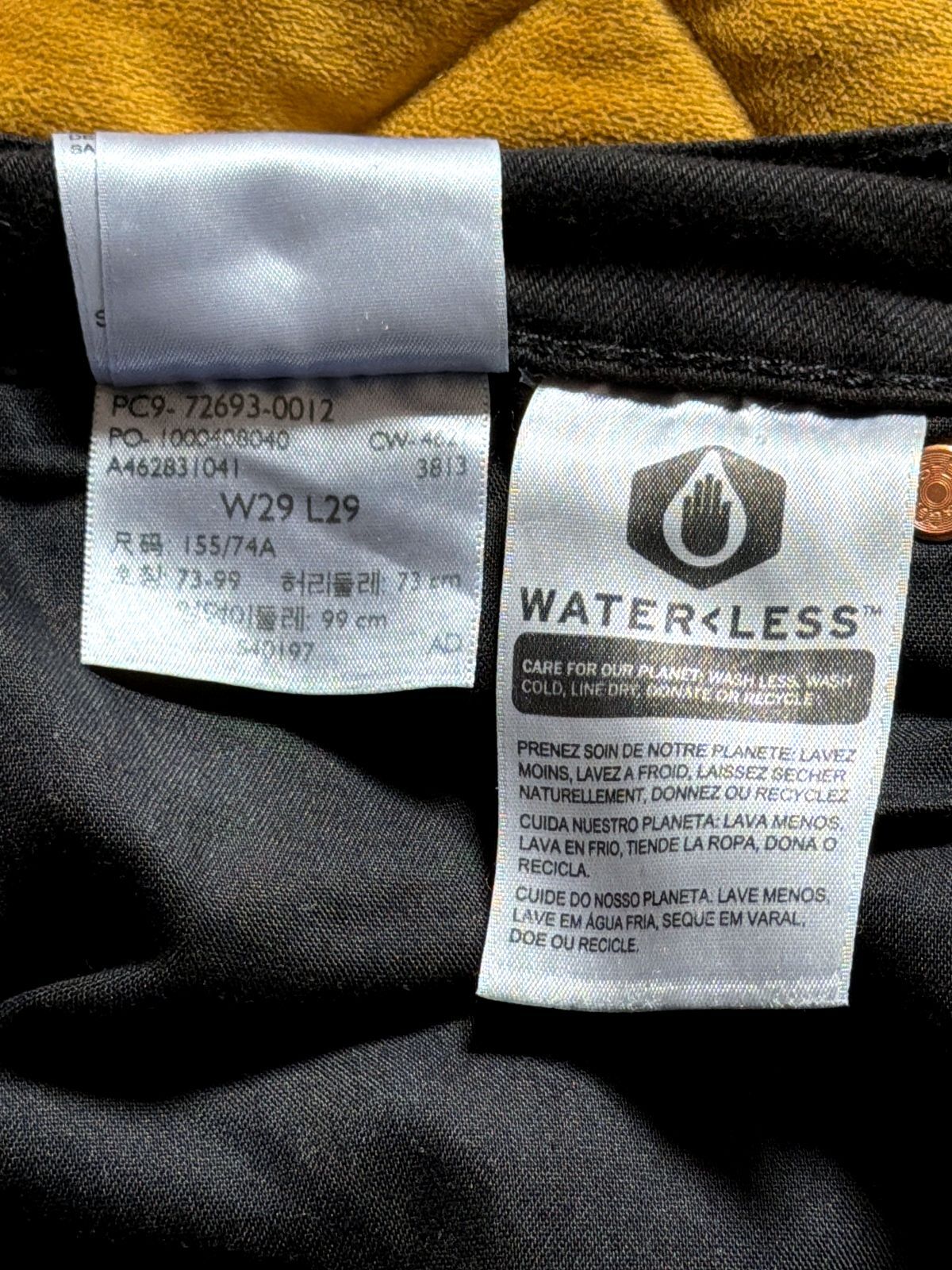 Women’s Levi’s High Waisted Ribcage Straight Fit Jeans In Black- W29/L29’- 3741