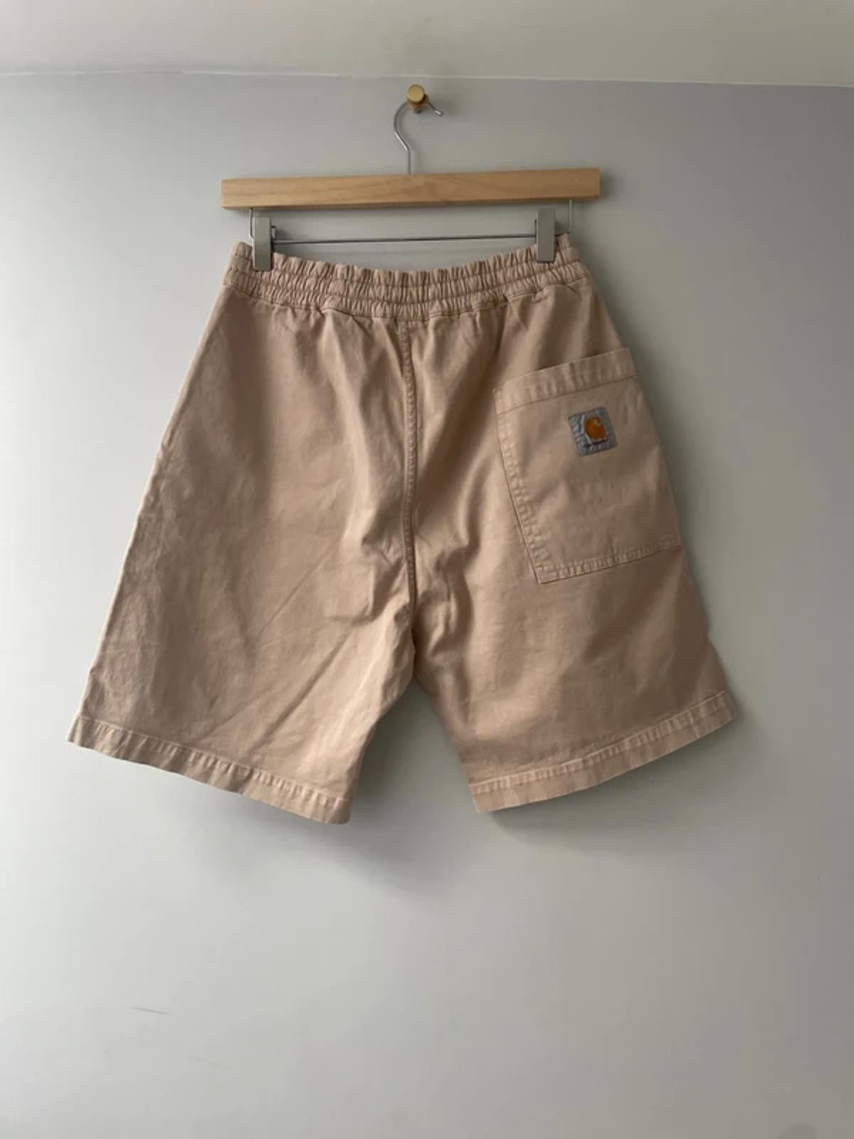 Women’s Carhartt Lawton Relaxed Fit Elasticated Waist Shorts In Beige - W26/L7.5 - 3184