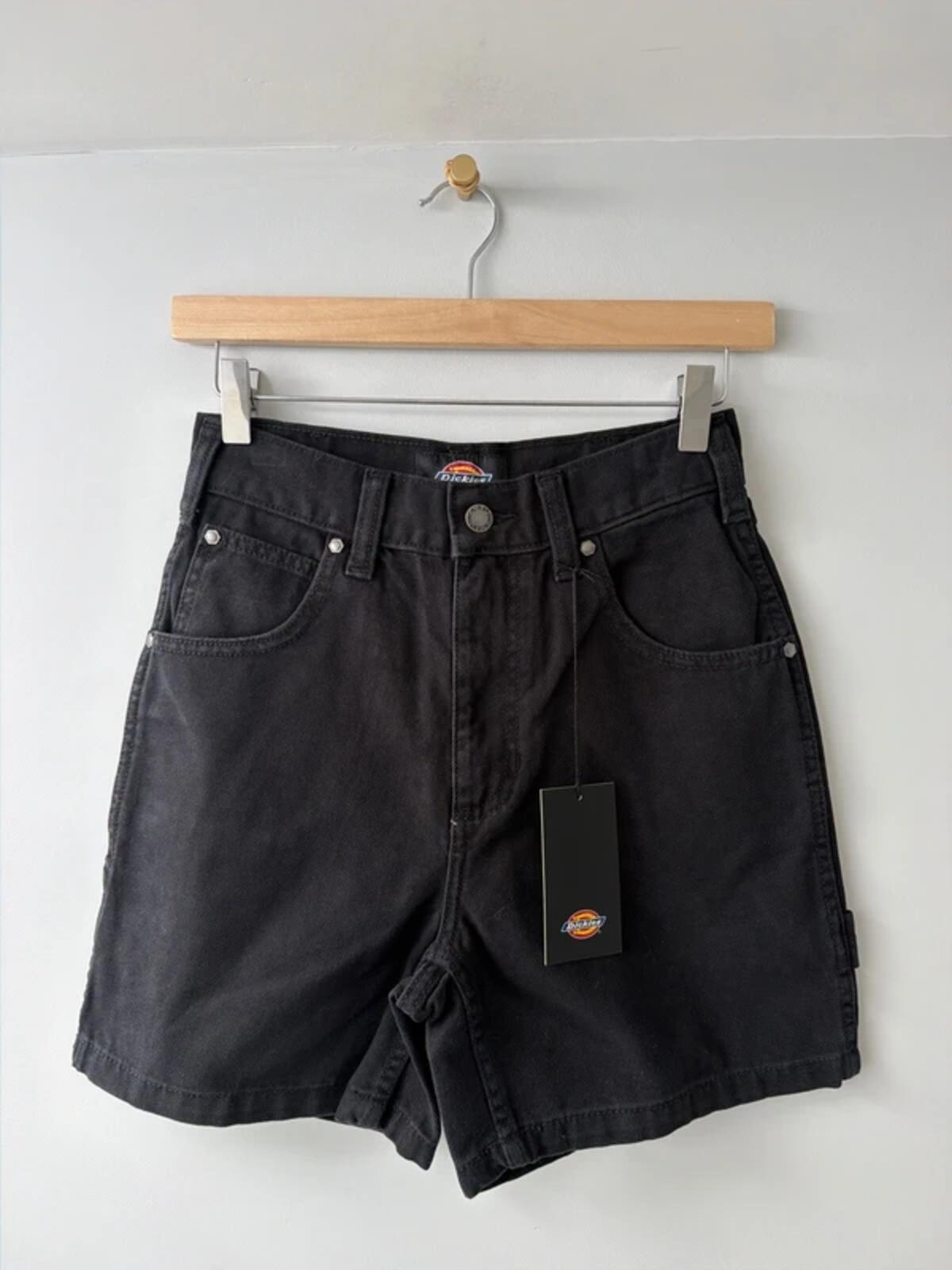 Women’s Dickies Duck baggy Fit Cargo Shorts In Black - W26 - 3369