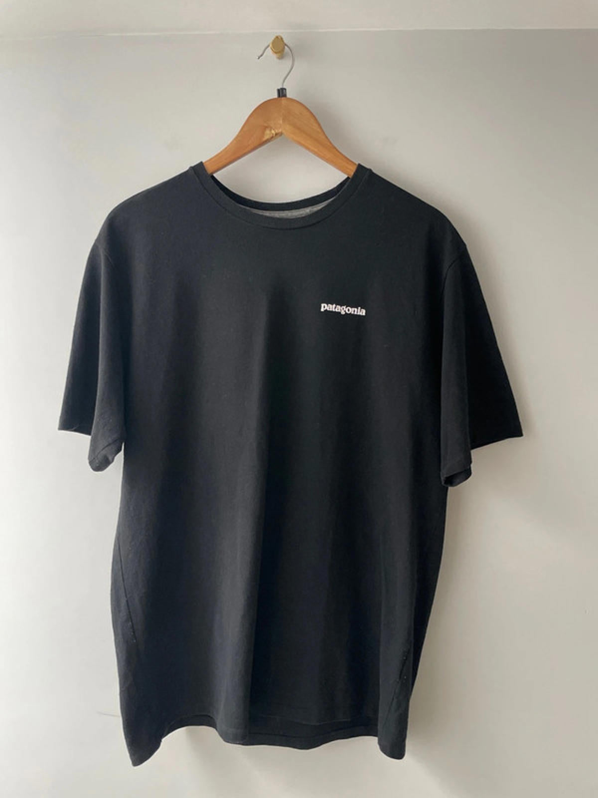 Men’s Patagonia Crew Neck Printed T-shirt In Black - Medium - 2541