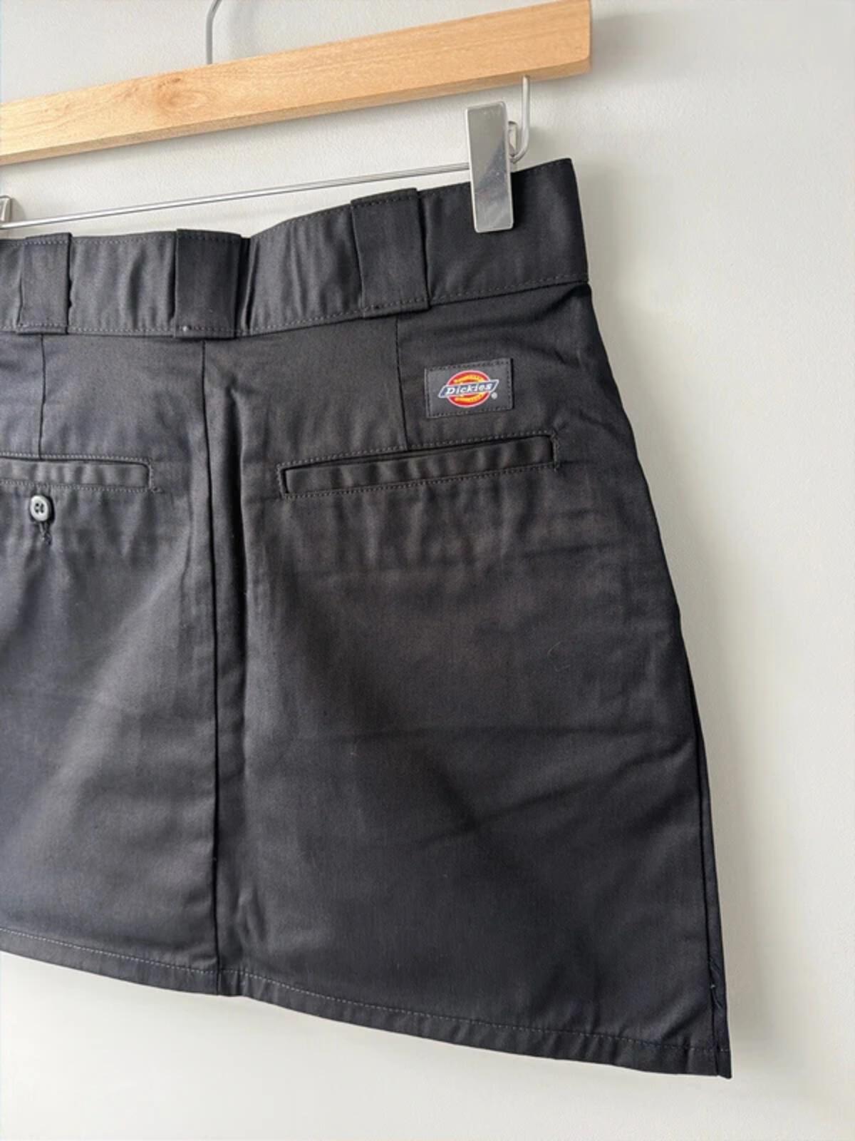 Women’s Dickies mini work skirt with pockets in black - W26 - 3439