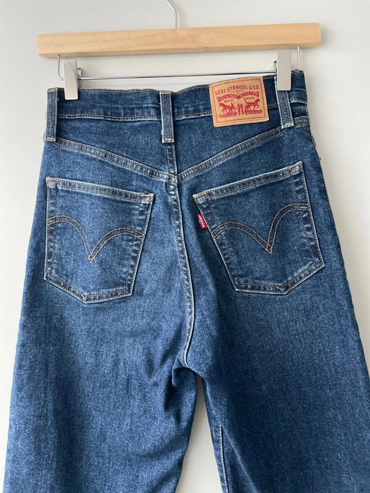 Women’s Levi’s High Waisted Ribcage Boot Cut Fit Jeans In Navy - W25/L27 - 2652
