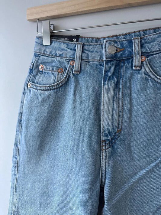 Women’s Weekday Lash high waisted fit jeans with wash - W24 / L28