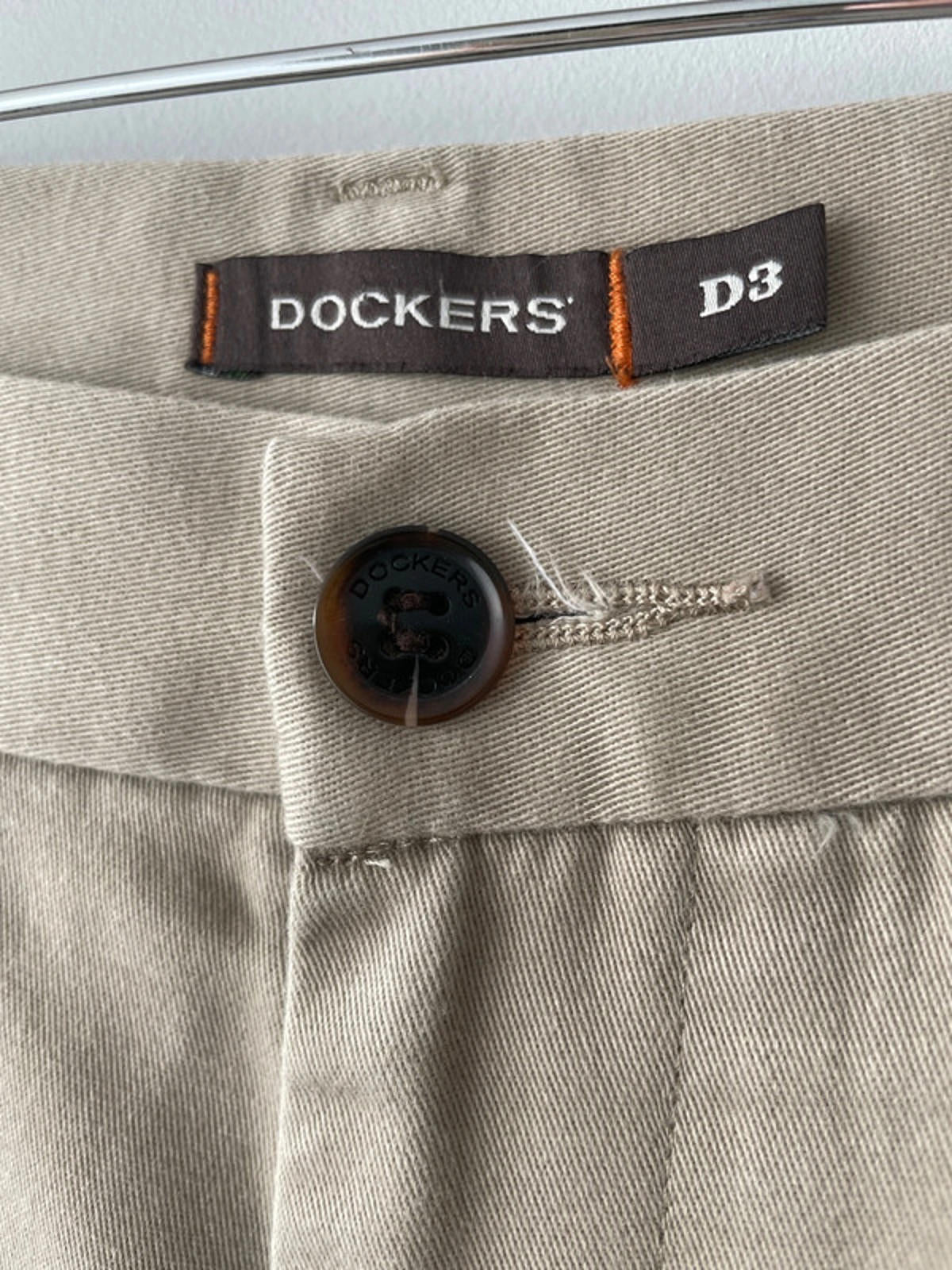 Men’s Dockers Premium Classic Chino Trousers In Beige - W36/L30 - 1747
