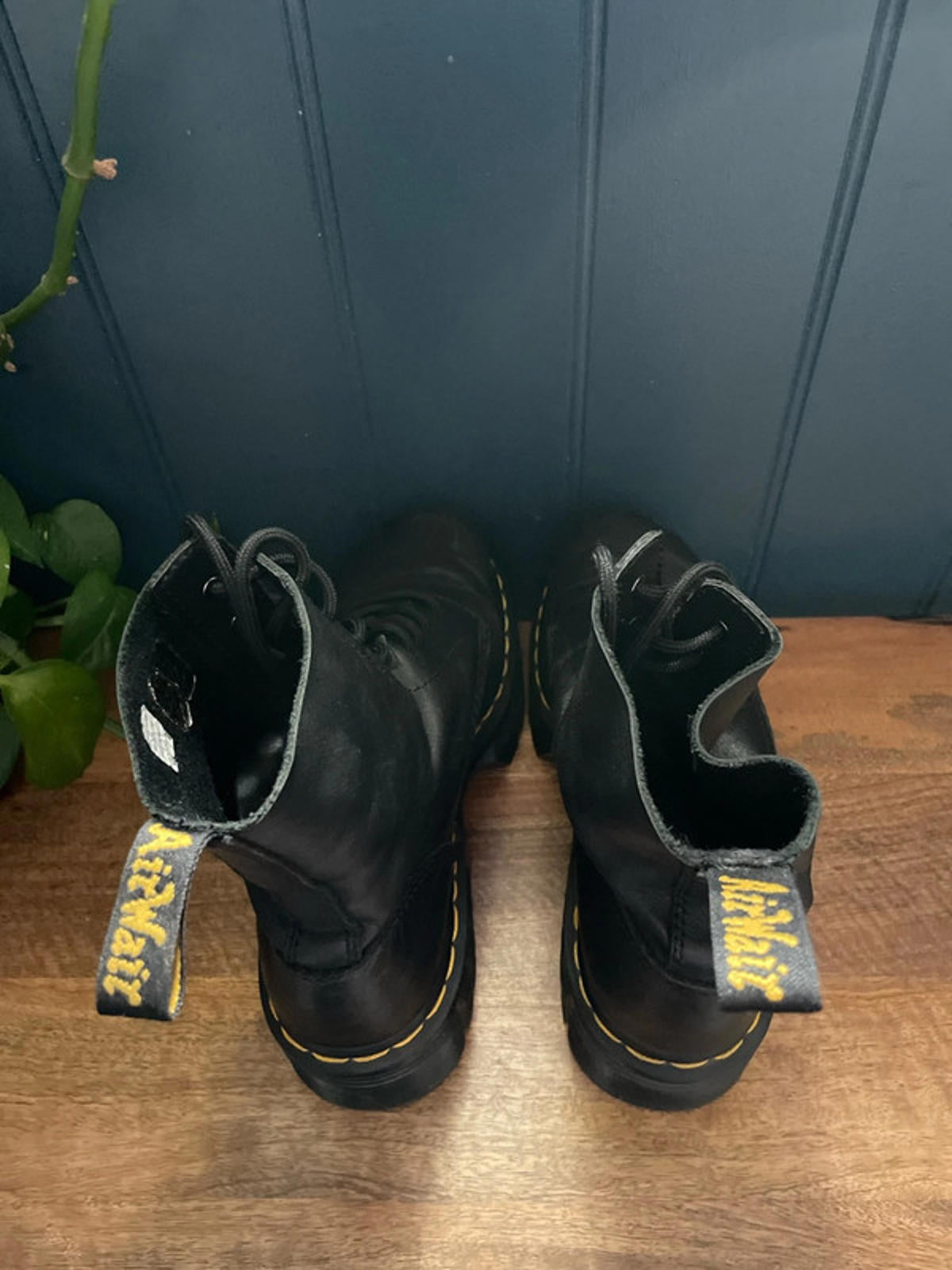 Women’s Dr Martens Audrick 8 Eyelet Mid Calf Lace Up Boots In Black - UK5 - 2161