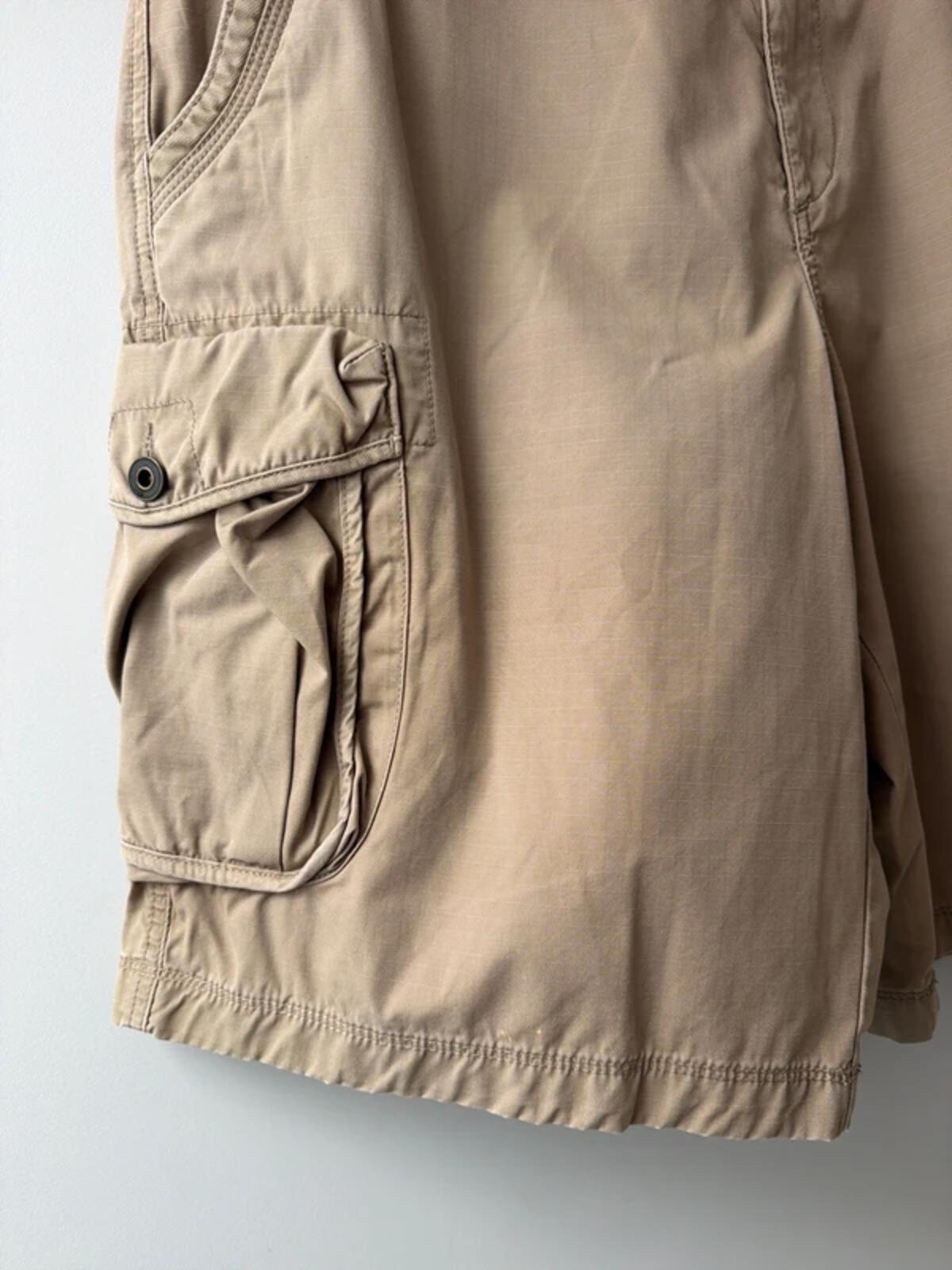 Men’s cargo combat baggy fit shorts in beige - W36 - 3404