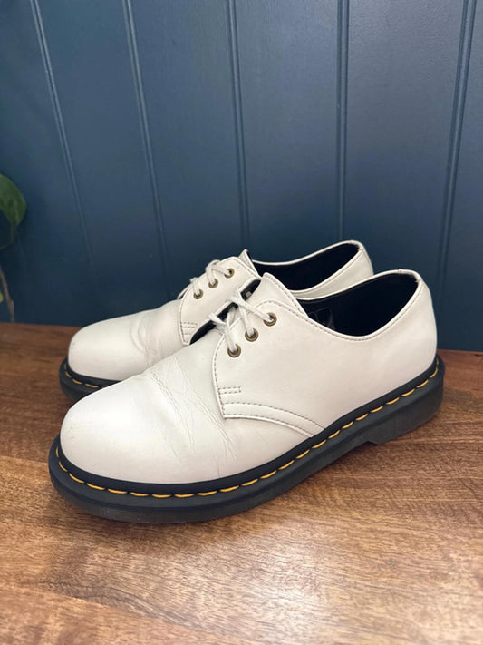 Women’s Dr Martens premium leather shoes with chunky sole - Uk5 - 1102