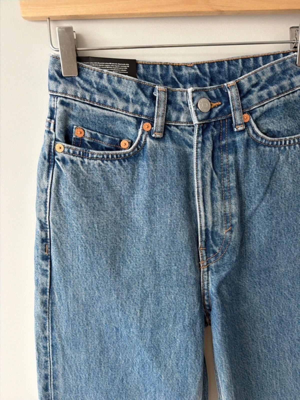 Women’s Weekday Rowe Extra High Waist Straight Fit Jeans - W24/L30 - 3378