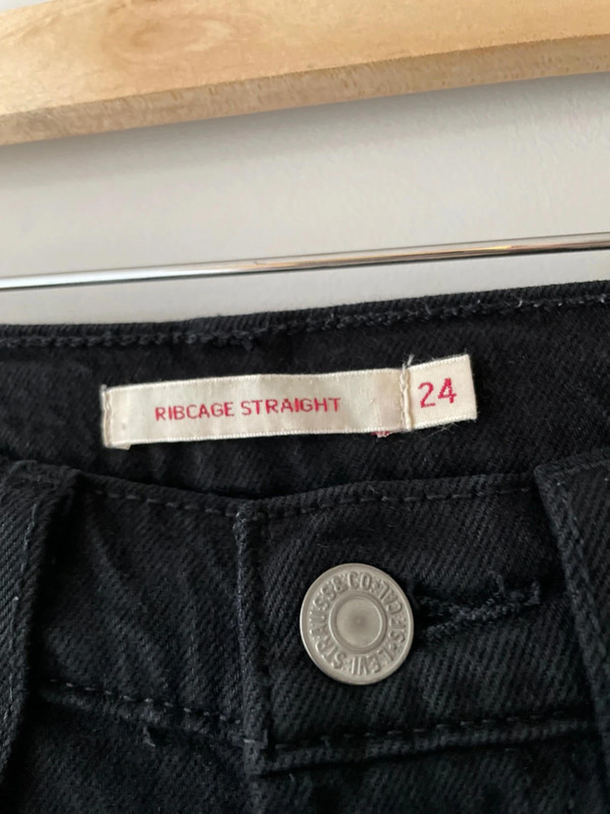 Women’s Levi’s High Waisted Ribcage Straight Fit Jeans In Black  - W24/L27 - 2499