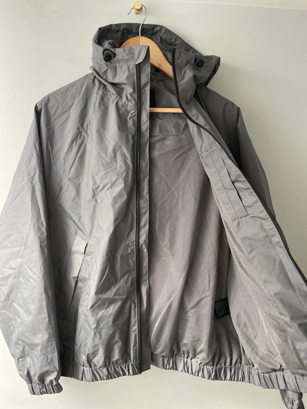 Men’s H&M Oversized Fit Windbreaker Hooded Jacket In Grey - XSmall - 2442