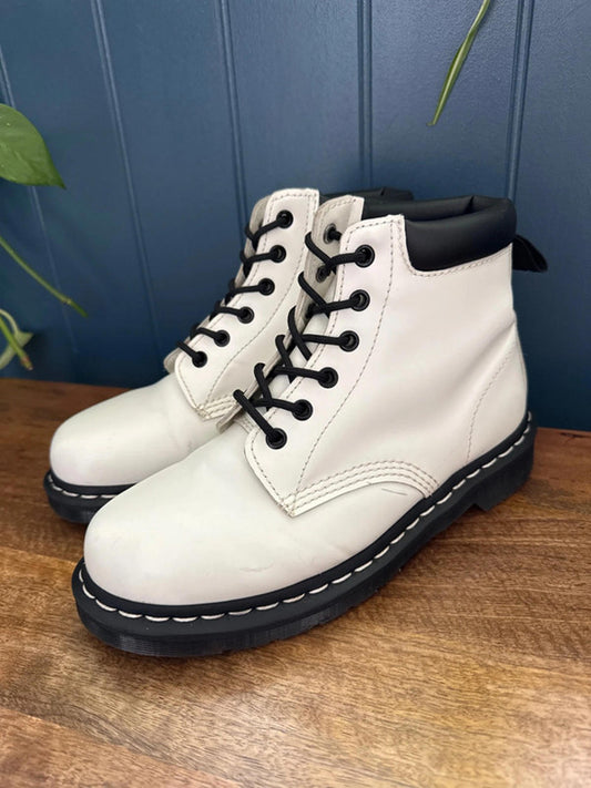 Women’s Dr Martens 939 Premium Leather Lace Up Boots In White/Black - Uk6 - 0784