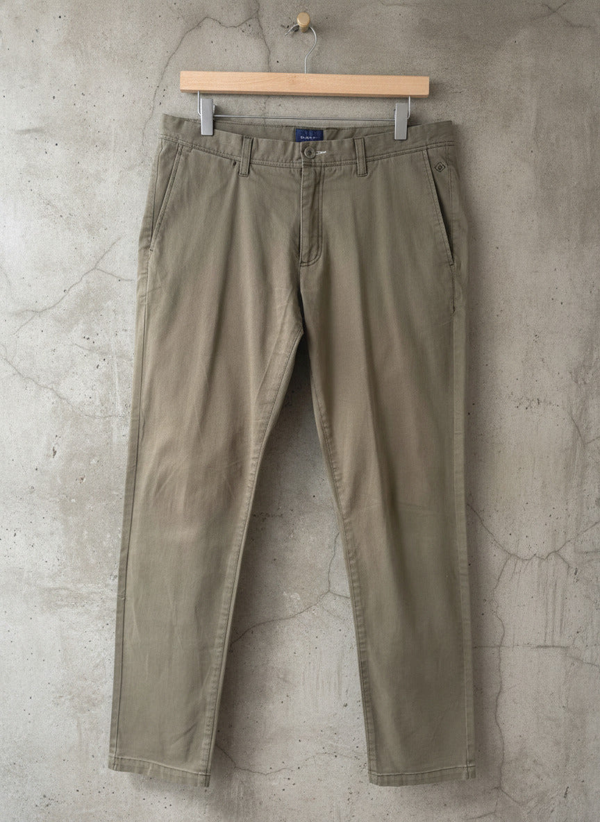Men’s GANT Stretch Fit Chino Trousers In Khaki - W32/L32 - 3632