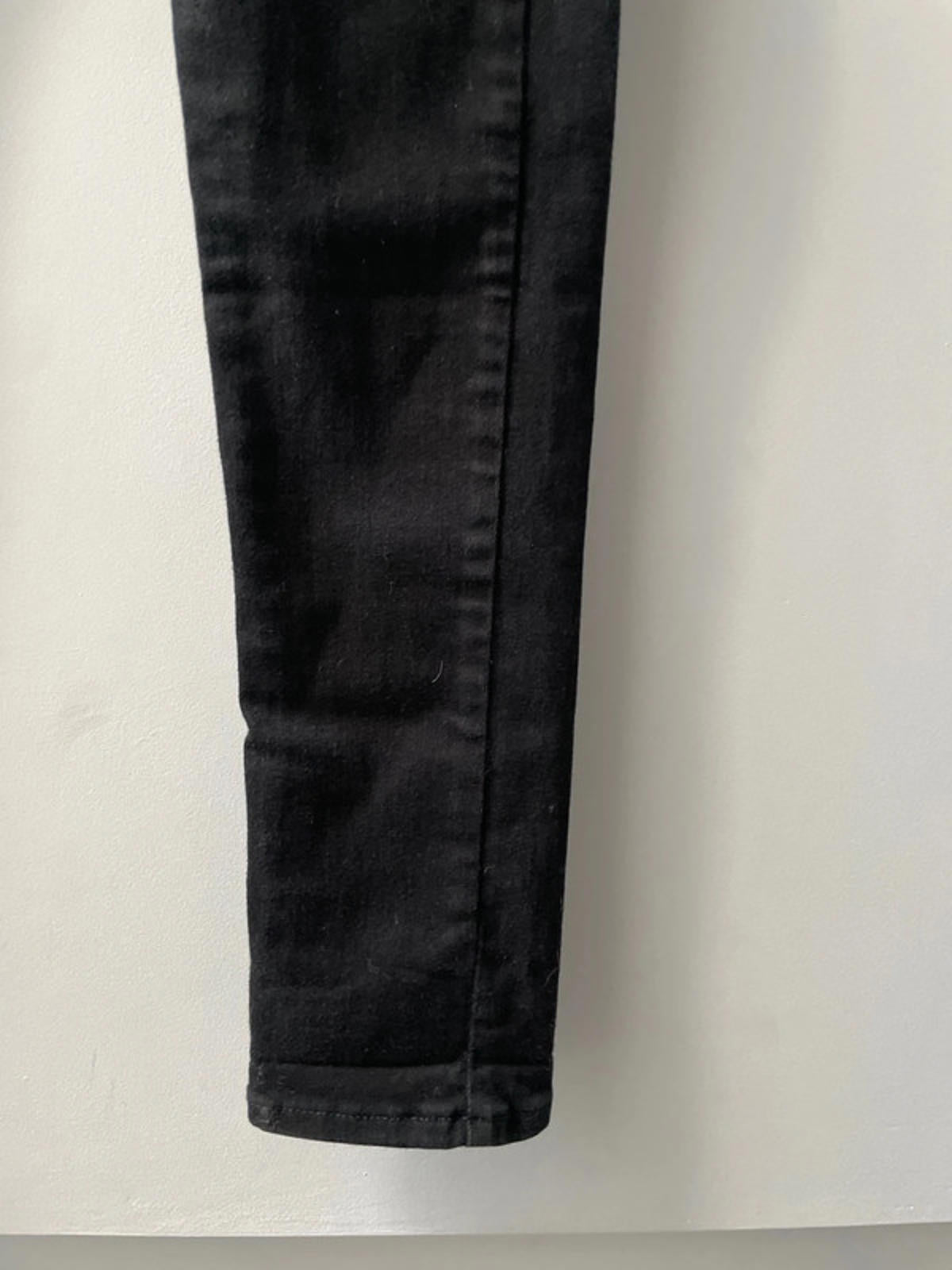 Women’s Uniqlo Skinny Fit Jeans In Black - W27 / L32
